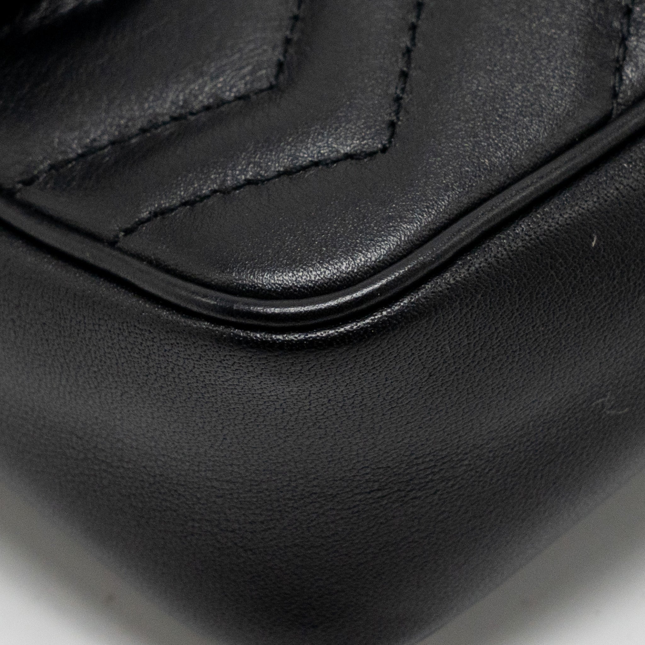 gucci-super-mini-gg-marmont-calfskin-black-ghw-1