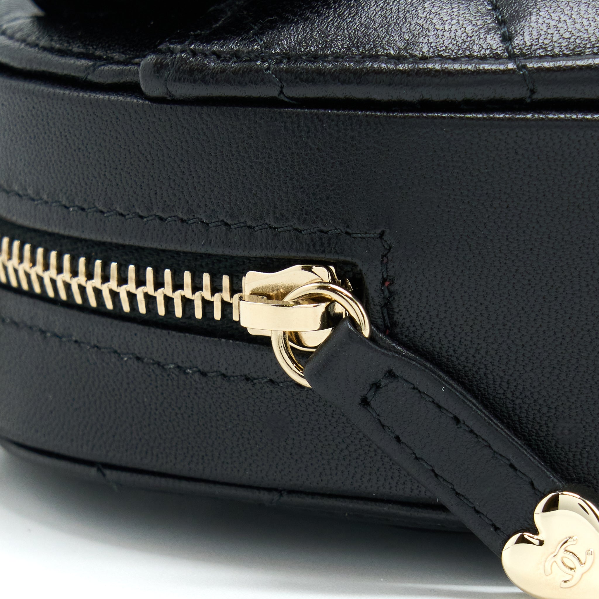 chanel-22s-heart-belt-bag-lambskin-black-lghw-6