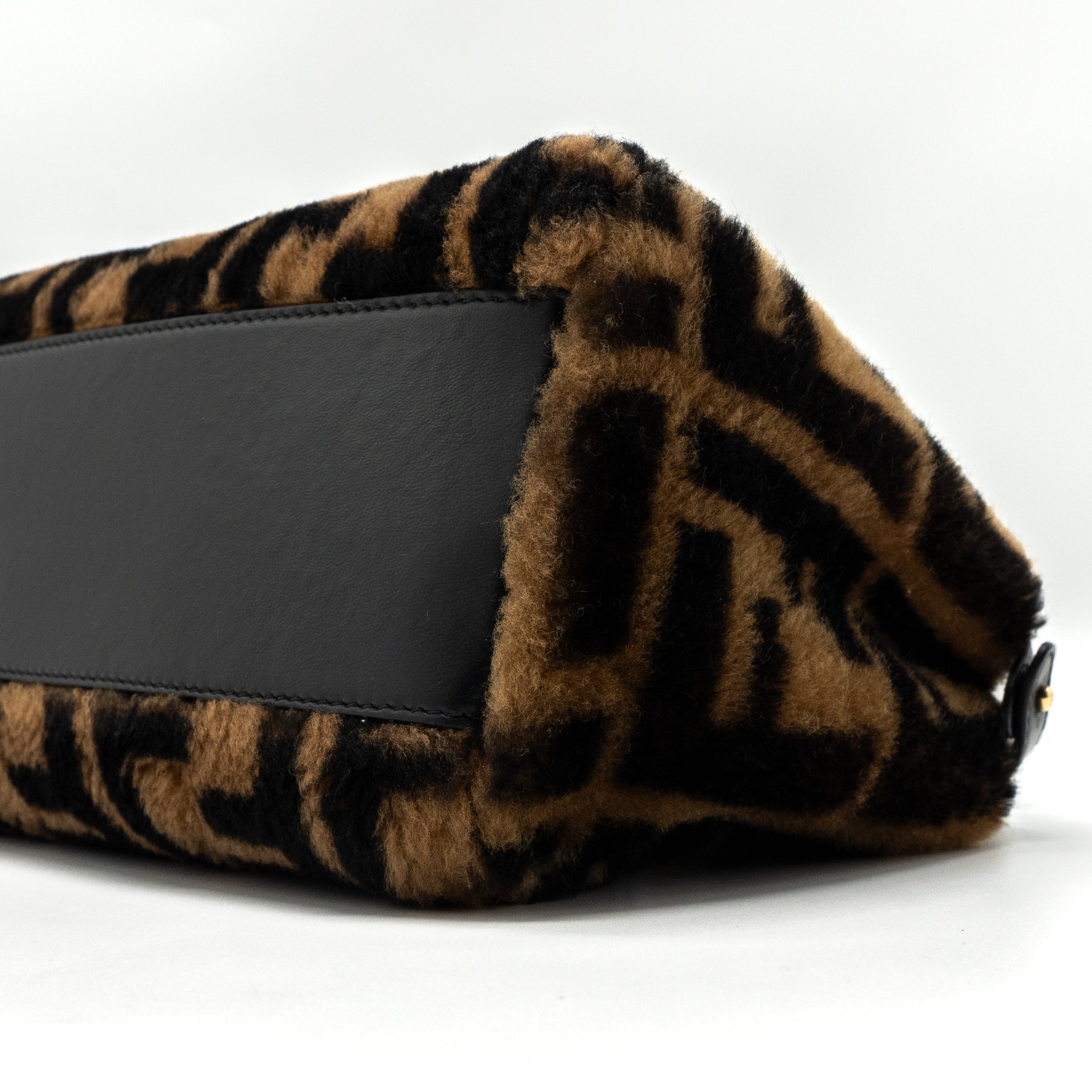 fendi-mini-peekaboo-shearling-brown-black-ghw