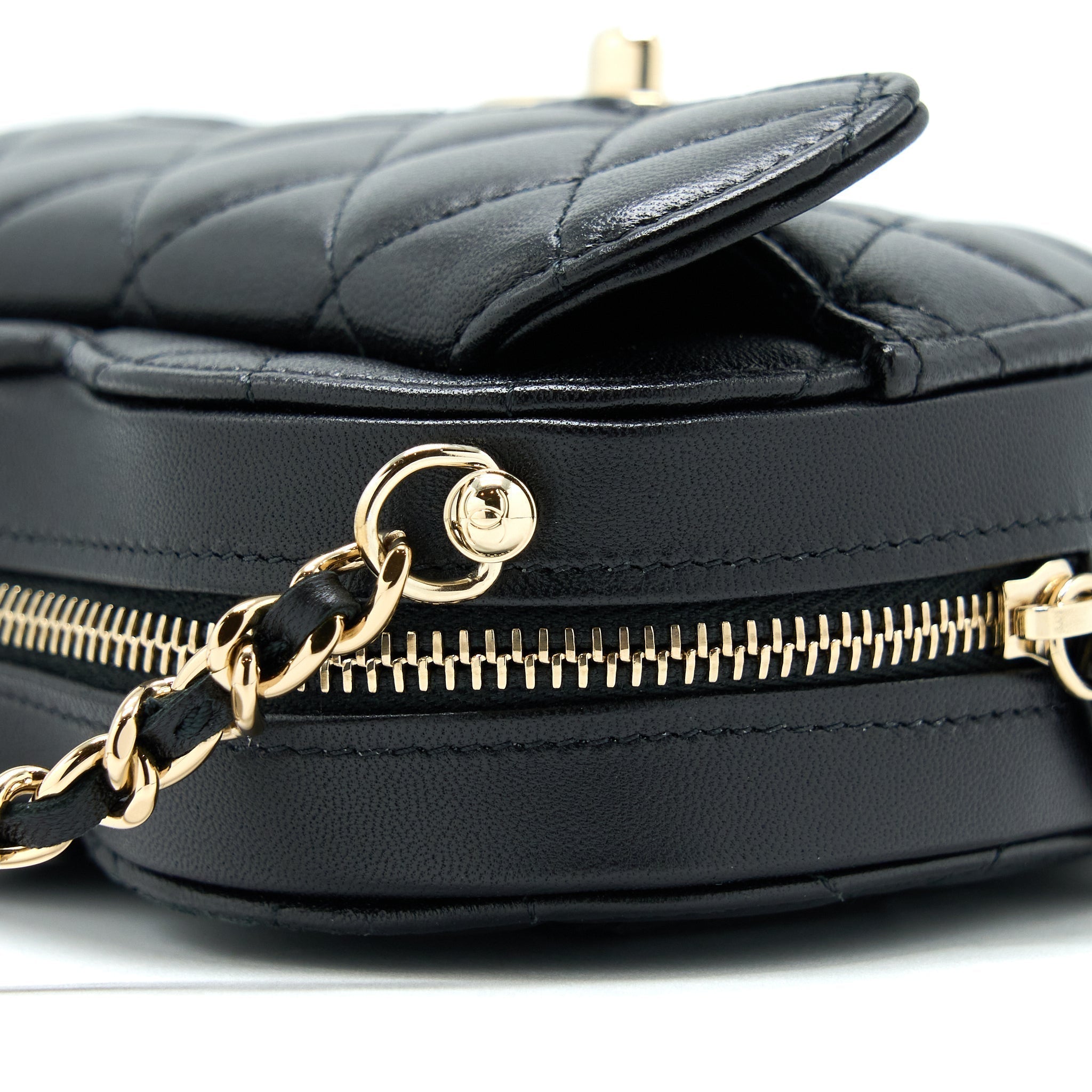 chanel-22s-heart-belt-bag-lambskin-black-lghw-6