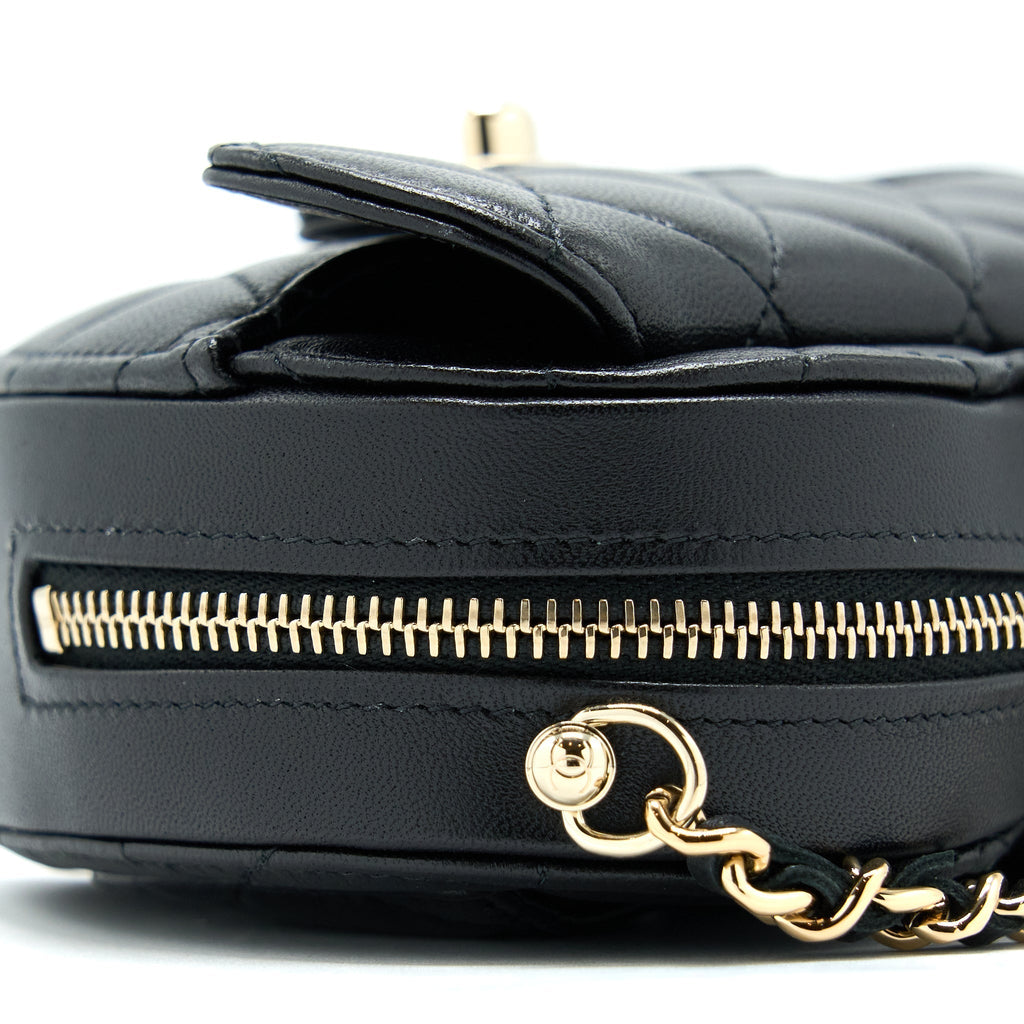 chanel-22s-heart-belt-bag-lambskin-black-lghw-6