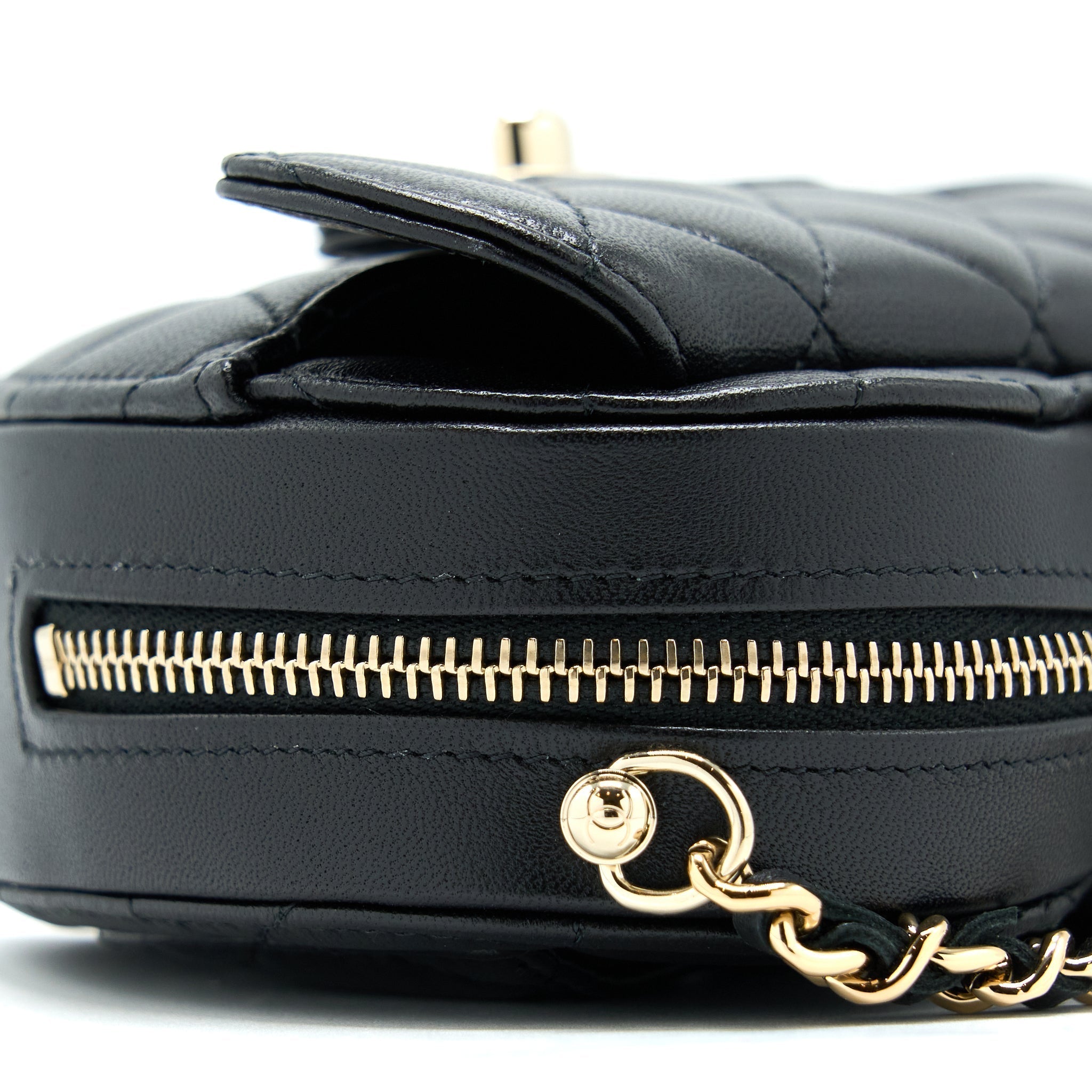 chanel-22s-heart-belt-bag-lambskin-black-lghw-6