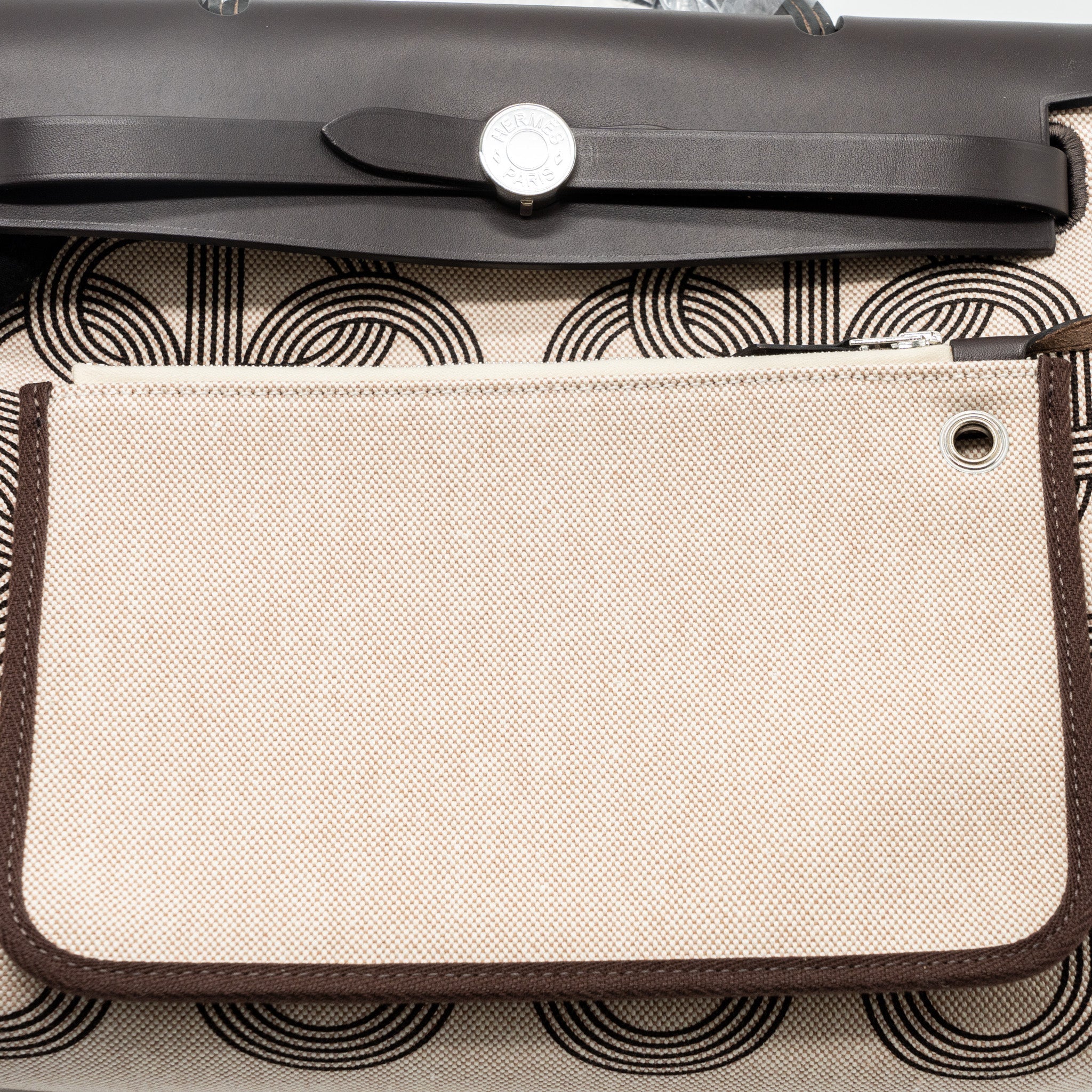 hermes-herbag-31-zip-bag-toile-h-plume-hunter-canvas-ebene-ecru-beige-ebene-shw-stamp-shw