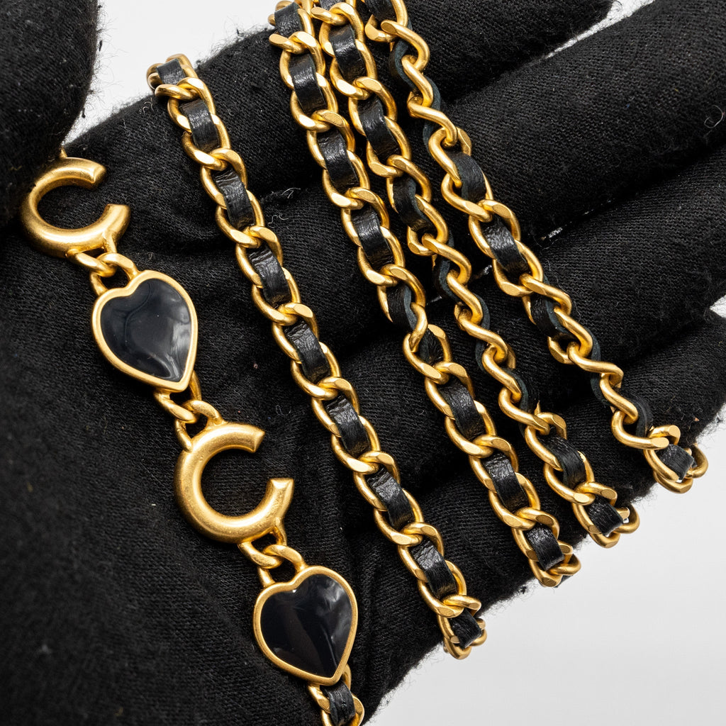 chanel-coco-heart-wallet-on-chain-lambskin-blackmicrochip