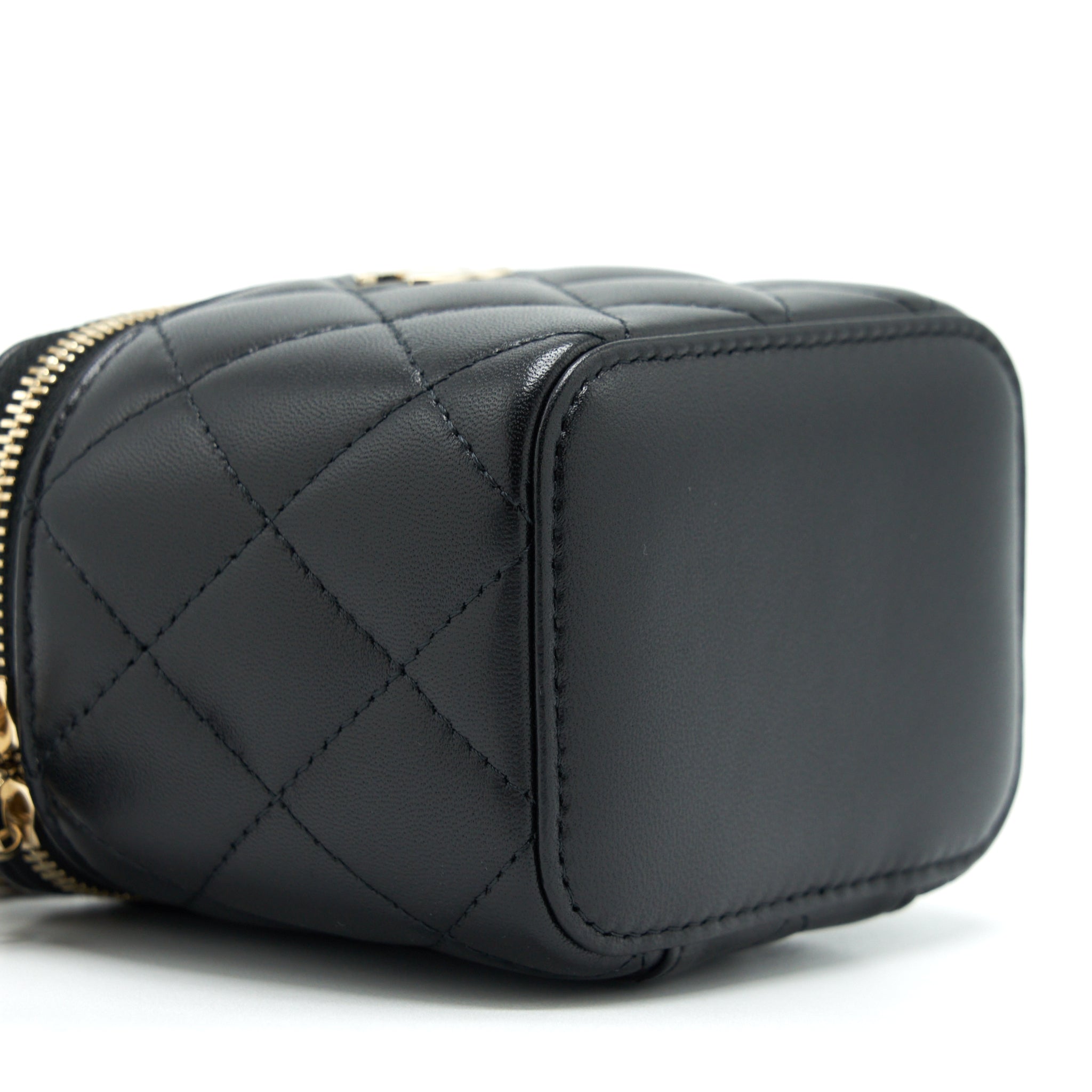 copy-of-chanel-22p-top-handle-mini-vanity-with-chain-and-mirror-lambskin-black-lghw