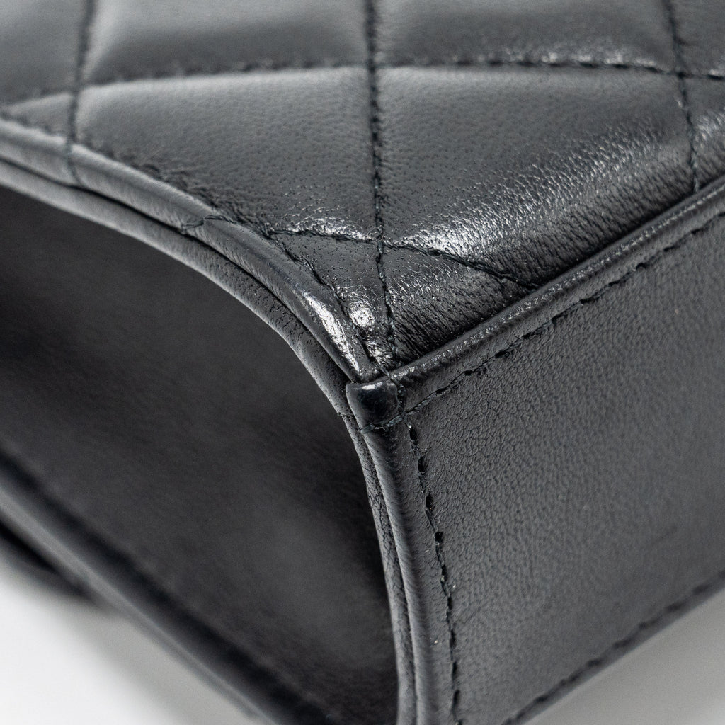 chanel-22b-top-handle-mini-flap-clutch-black-lambskin-ghw-microchip