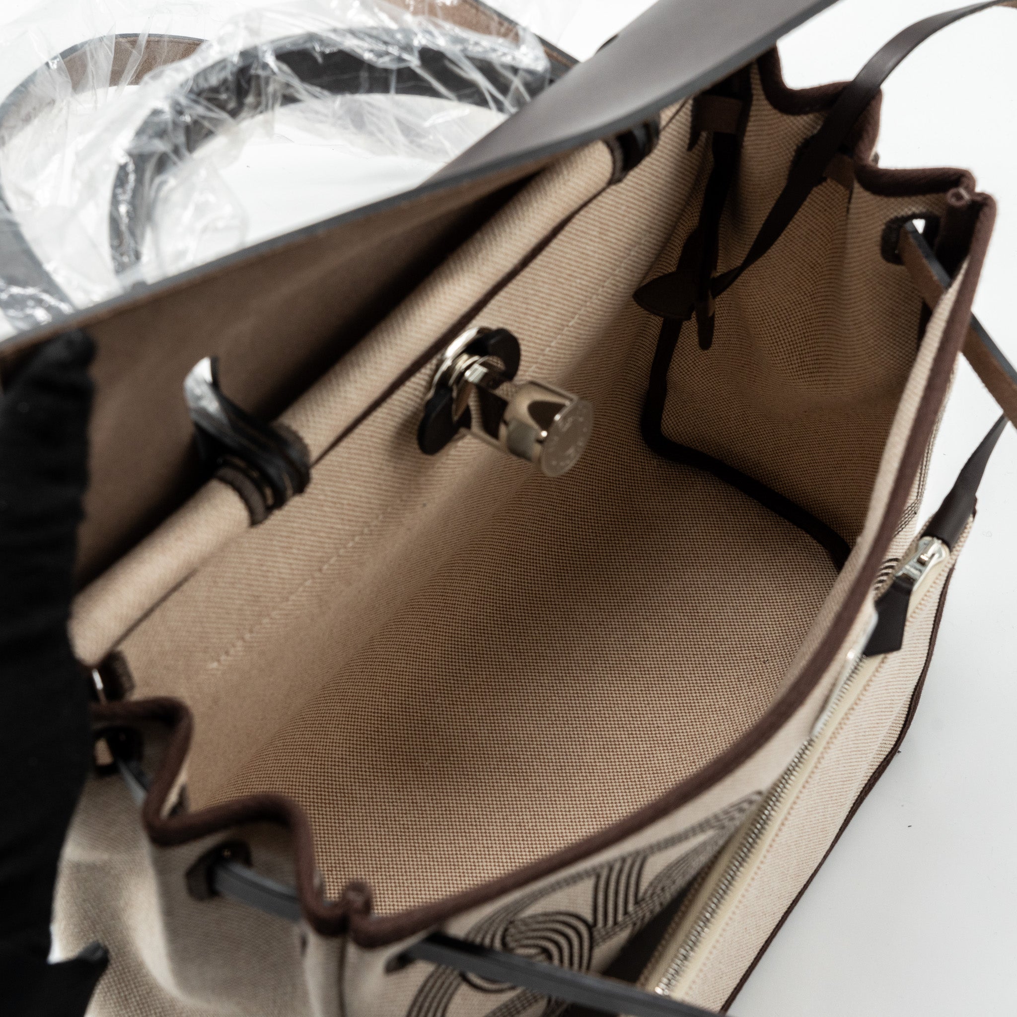 hermes-herbag-31-zip-bag-toile-h-plume-hunter-canvas-ebene-ecru-beige-ebene-shw-stamp-shw