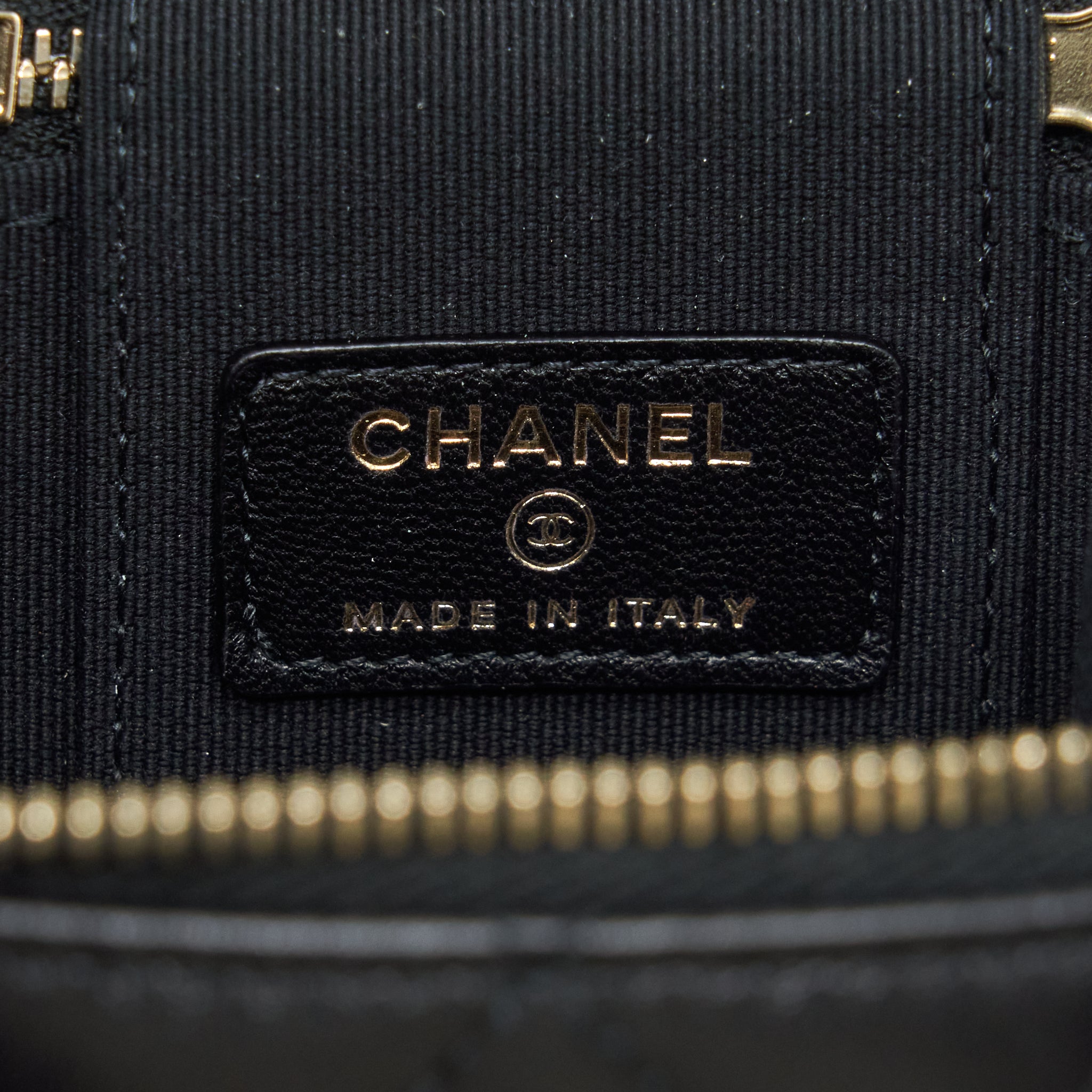 copy-of-chanel-22p-top-handle-mini-vanity-with-chain-and-mirror-lambskin-black-lghw