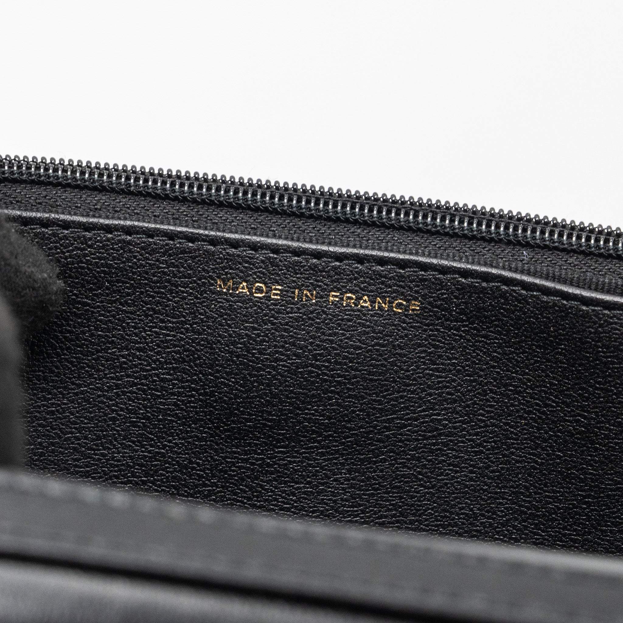 chanel-coco-heart-wallet-on-chain-lambskin-blackmicrochip