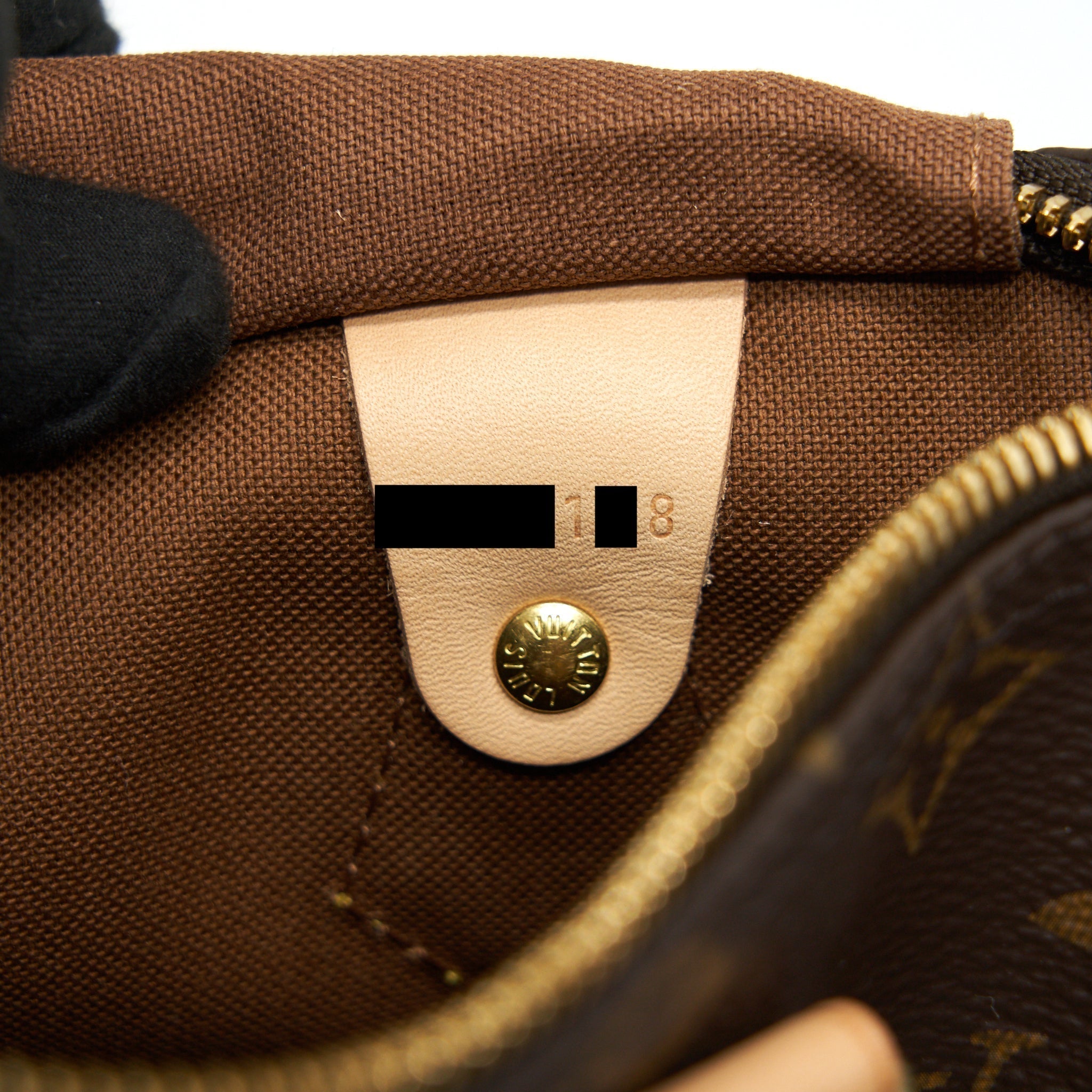 louis-vuitton-speedy-25-monogram-canvas-with-initial