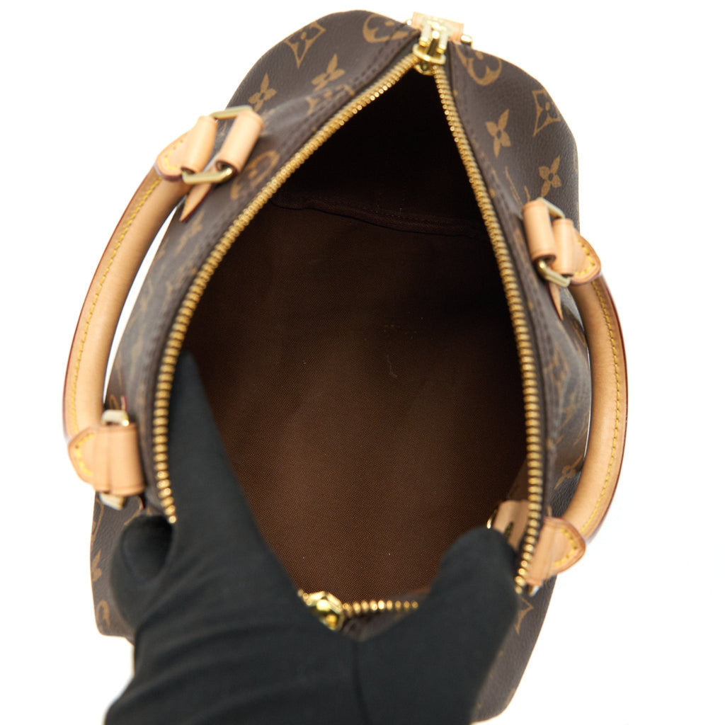 louis-vuitton-speedy-25-monogram-canvas-with-initial
