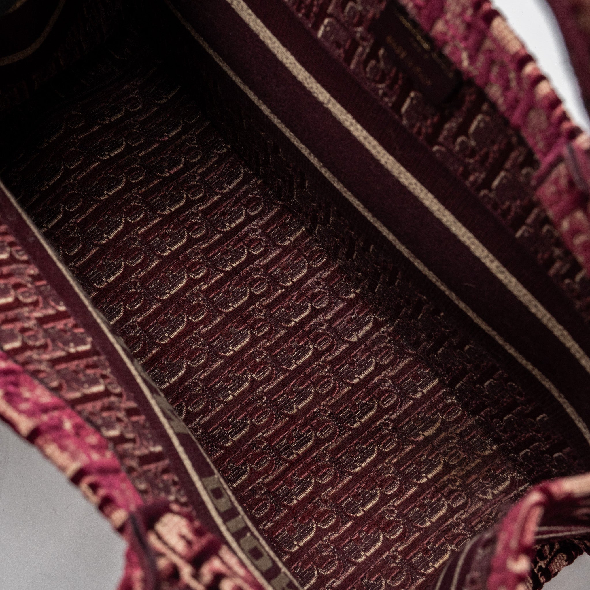 dior-medium-book-tote-oblique-embroidery-velvet-canvas-dark-red-copy
