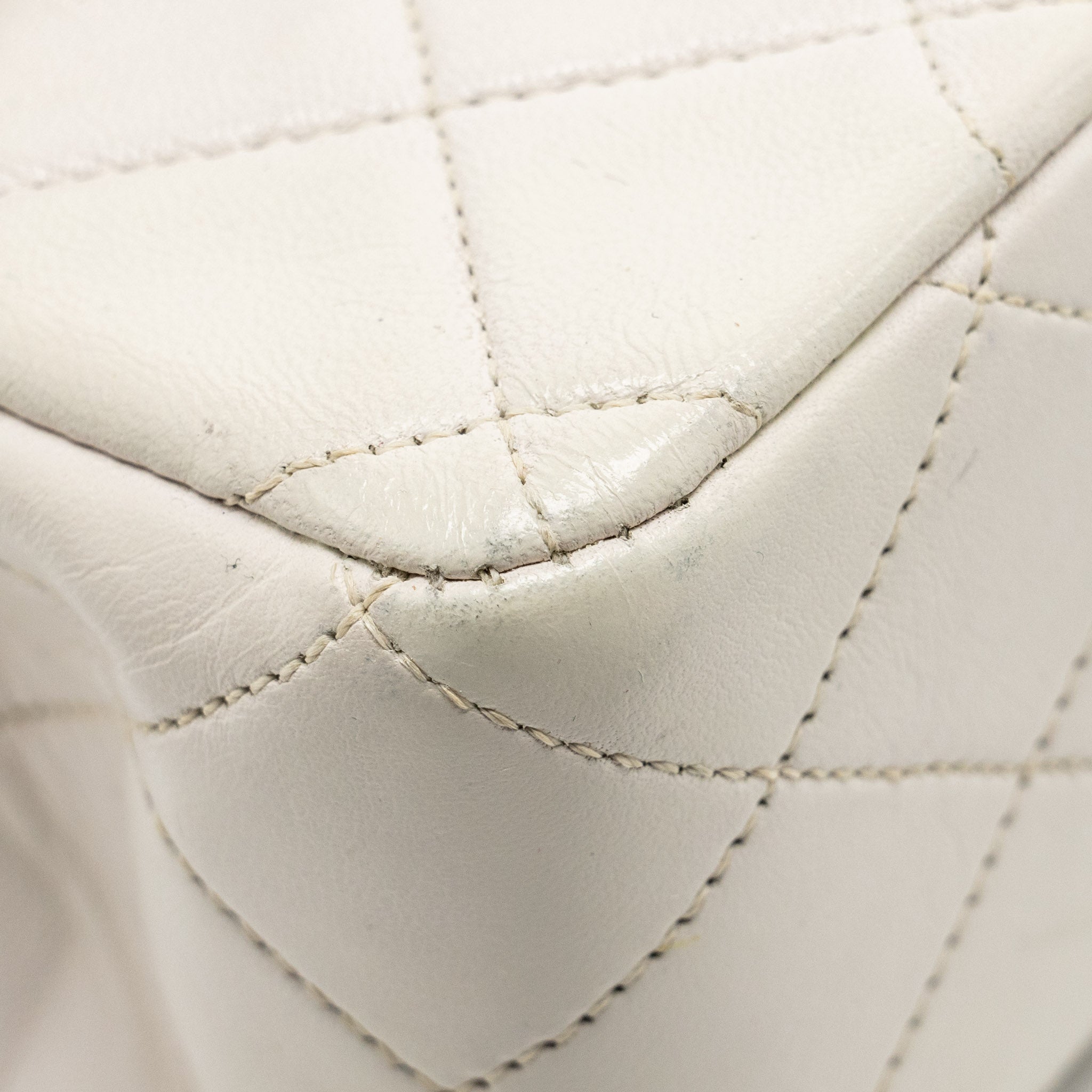 chanel-vintage-medium-classic-double-flap-bag-lambskin-white-ghw