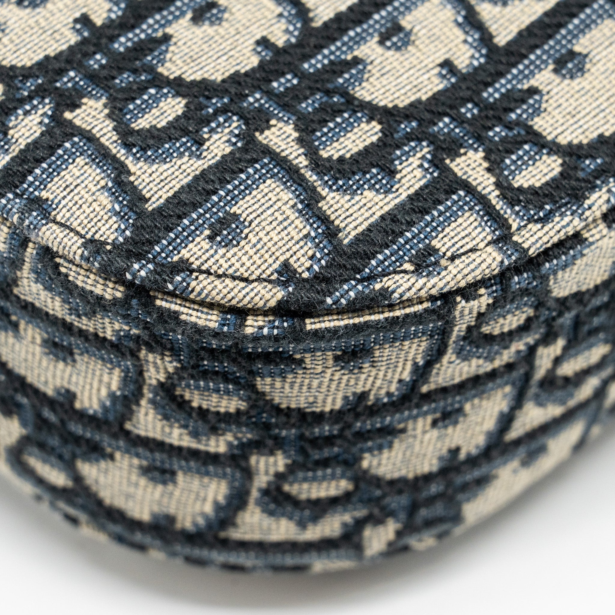 dior-homme-mini-saddle-messenger-bag-with-flap-oblique-jacquard-grained-calfskin-multicolour-hardware