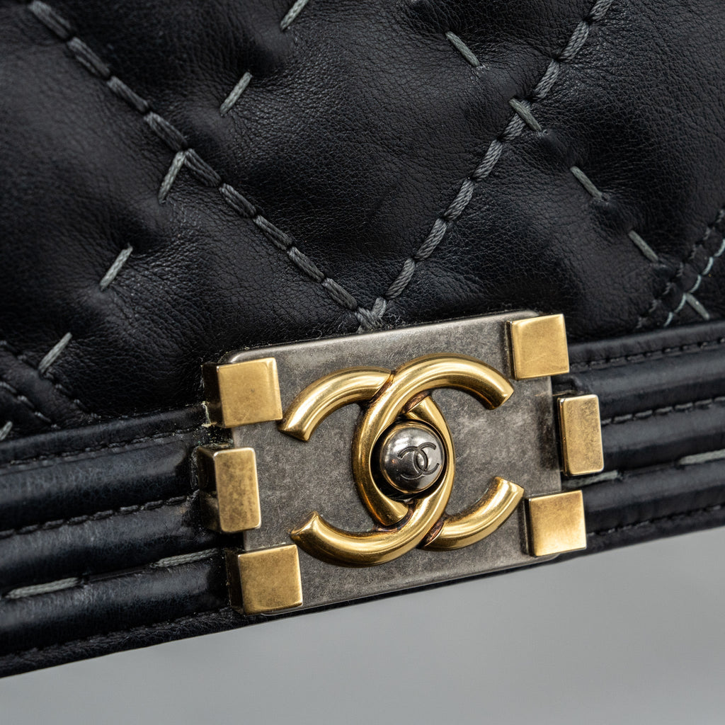 chanel-medium-boy-bag-calfskin-black-multicolor-hardware