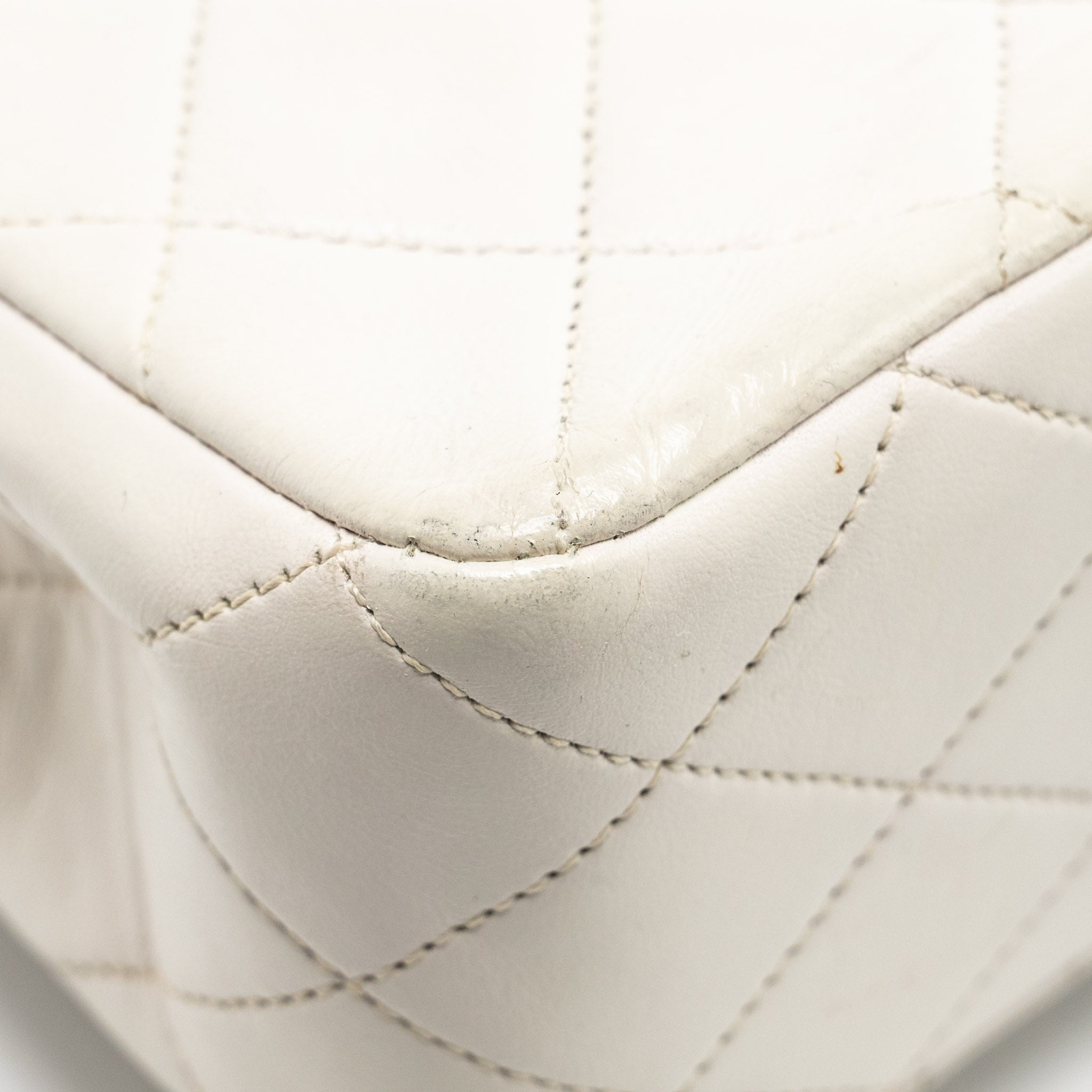 chanel-vintage-medium-classic-double-flap-bag-lambskin-white-ghw