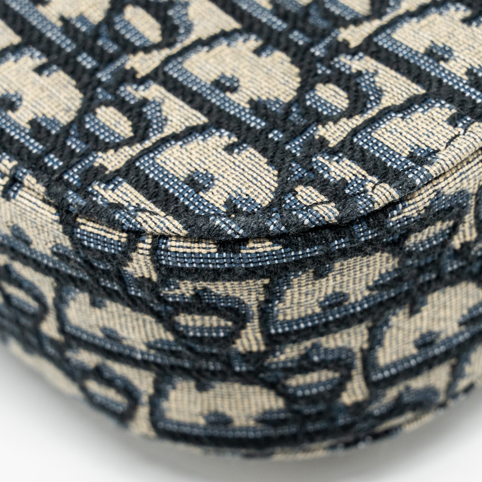 dior-homme-mini-saddle-messenger-bag-with-flap-oblique-jacquard-grained-calfskin-multicolour-hardware