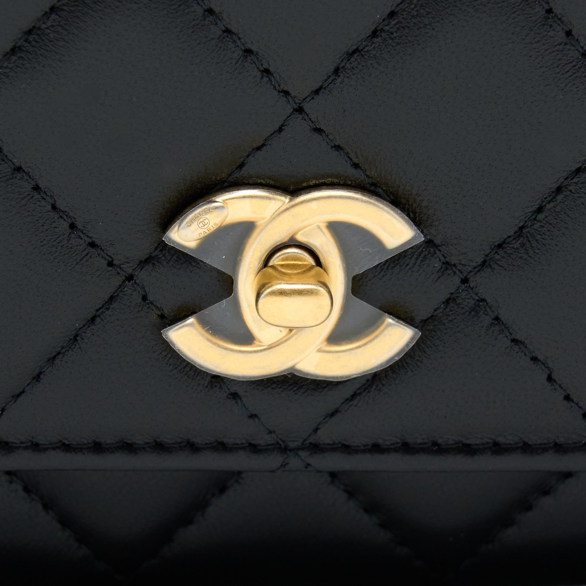 chanel-22b-pearl-crush-wallet-on-chain-lambskin-black-ghw-microchip