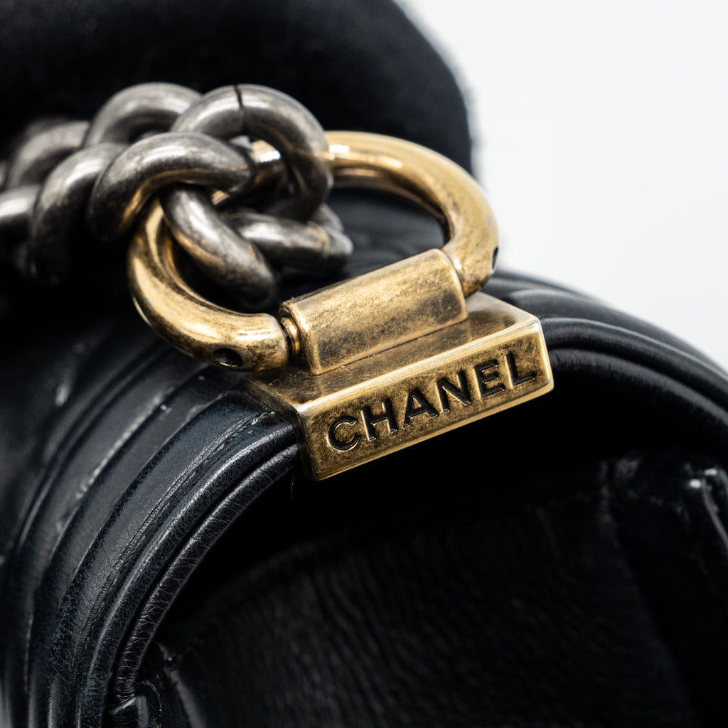 chanel-medium-boy-bag-calfskin-black-multicolor-hardware