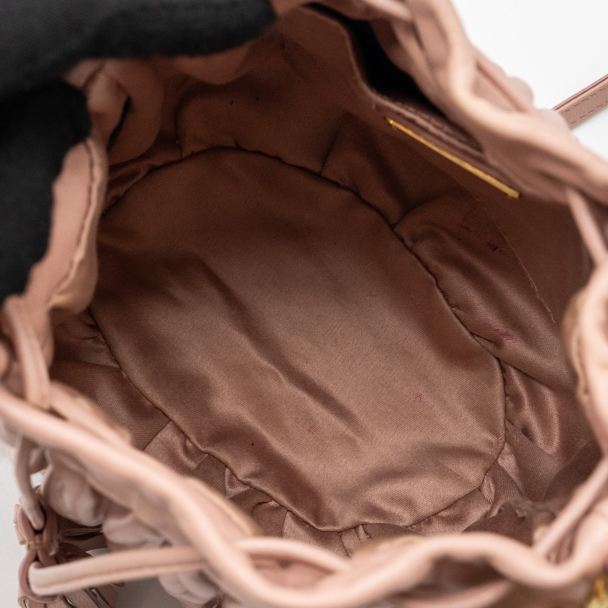 miumiu-matelasse-bucket-bag-napa-leather-pink-ghw