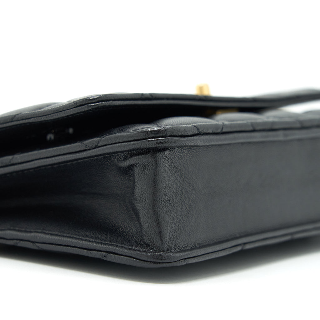 chanel-22c-pearl-crush-wallet-on-chain-lambskin-black-ghw