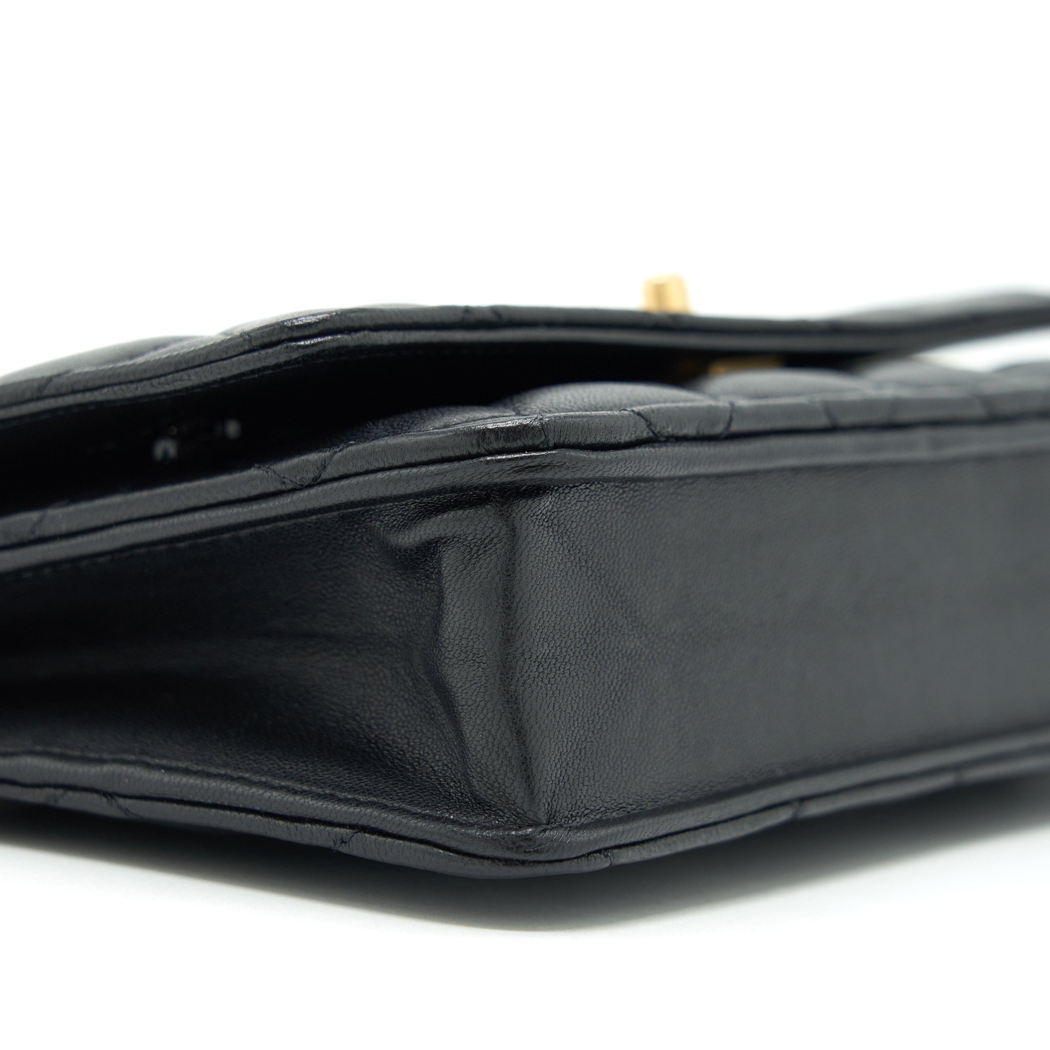 chanel-22c-pearl-crush-wallet-on-chain-lambskin-black-ghw