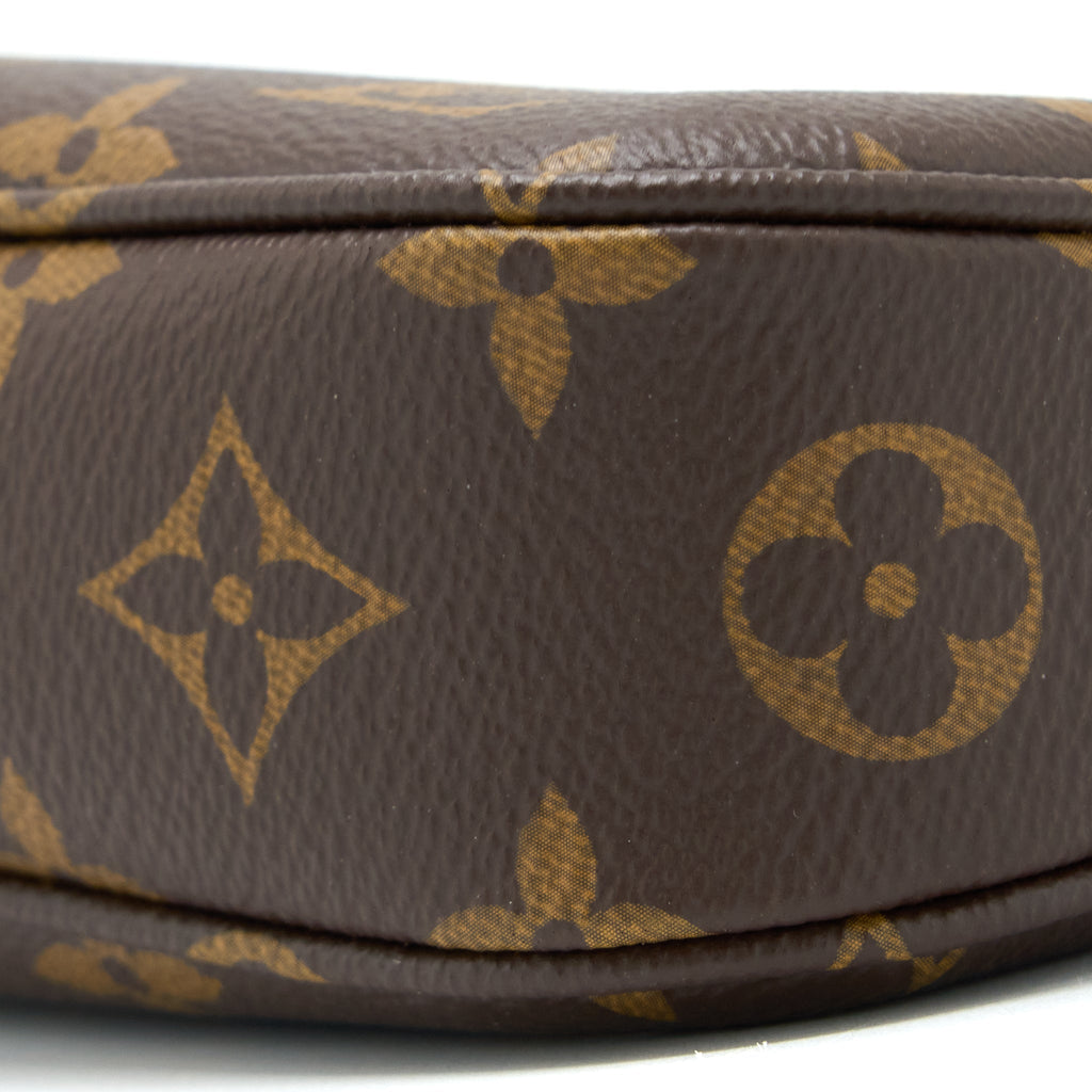 louis-vuitton-pochette-accessories-monogram-canvas-ghw-2