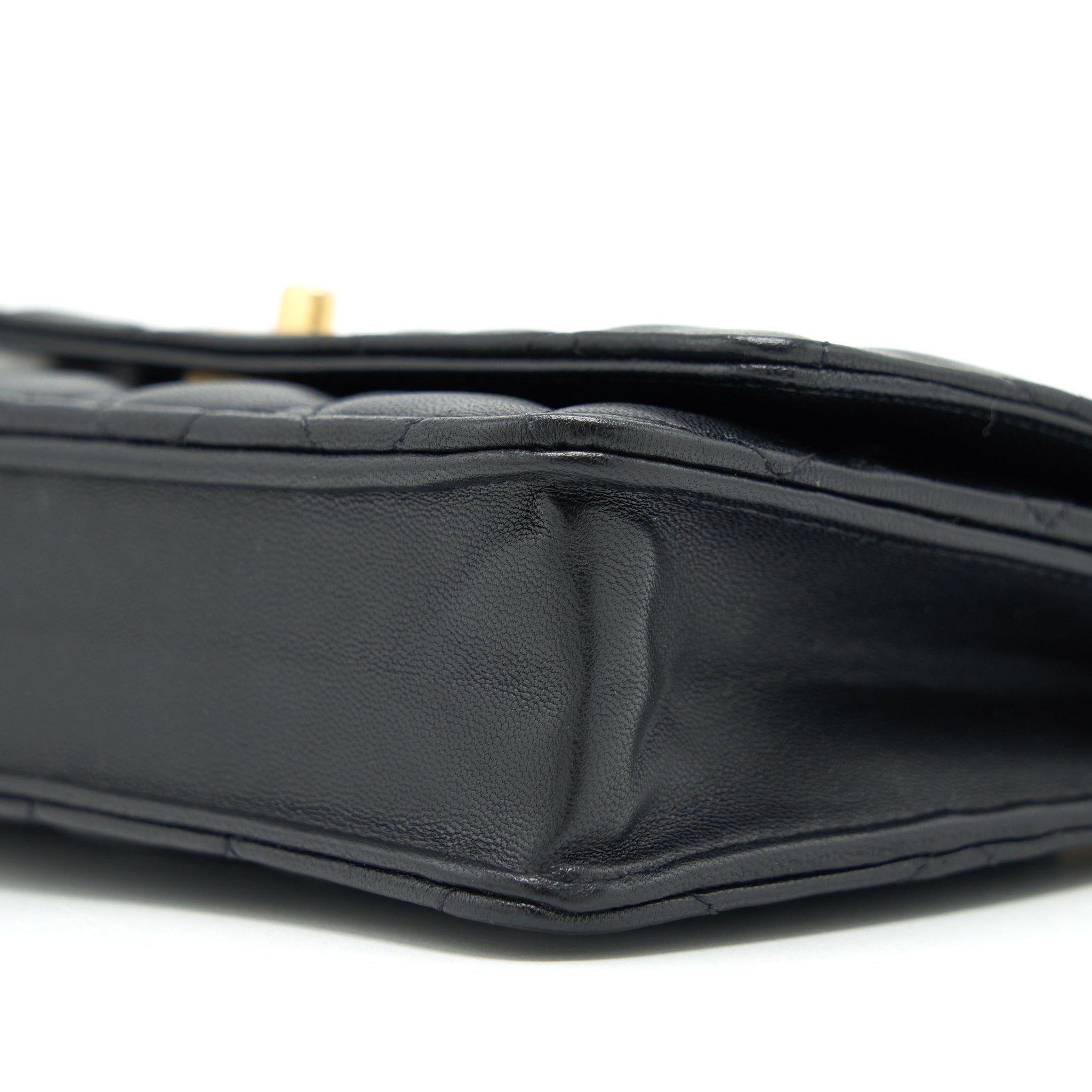 chanel-22c-pearl-crush-wallet-on-chain-lambskin-black-ghw