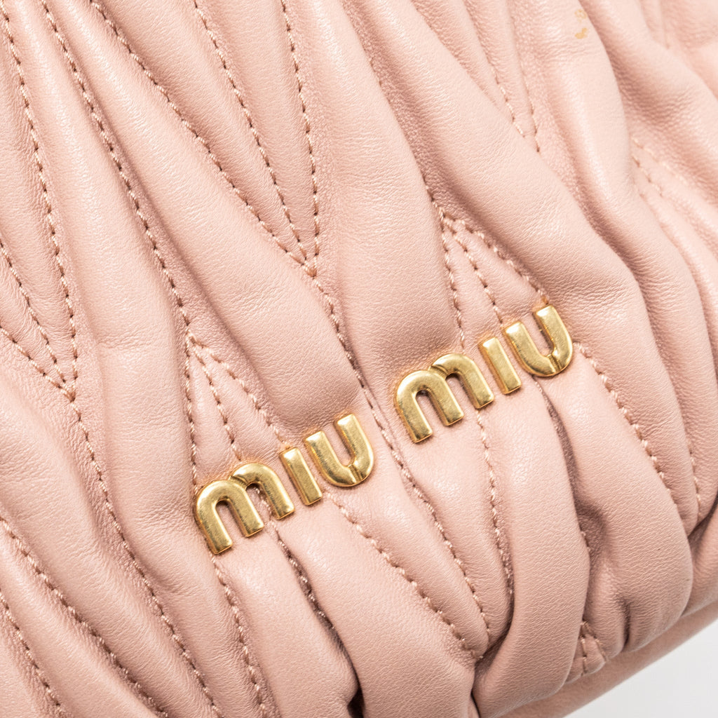 miumiu-matelasse-bucket-bag-napa-leather-pink-ghw