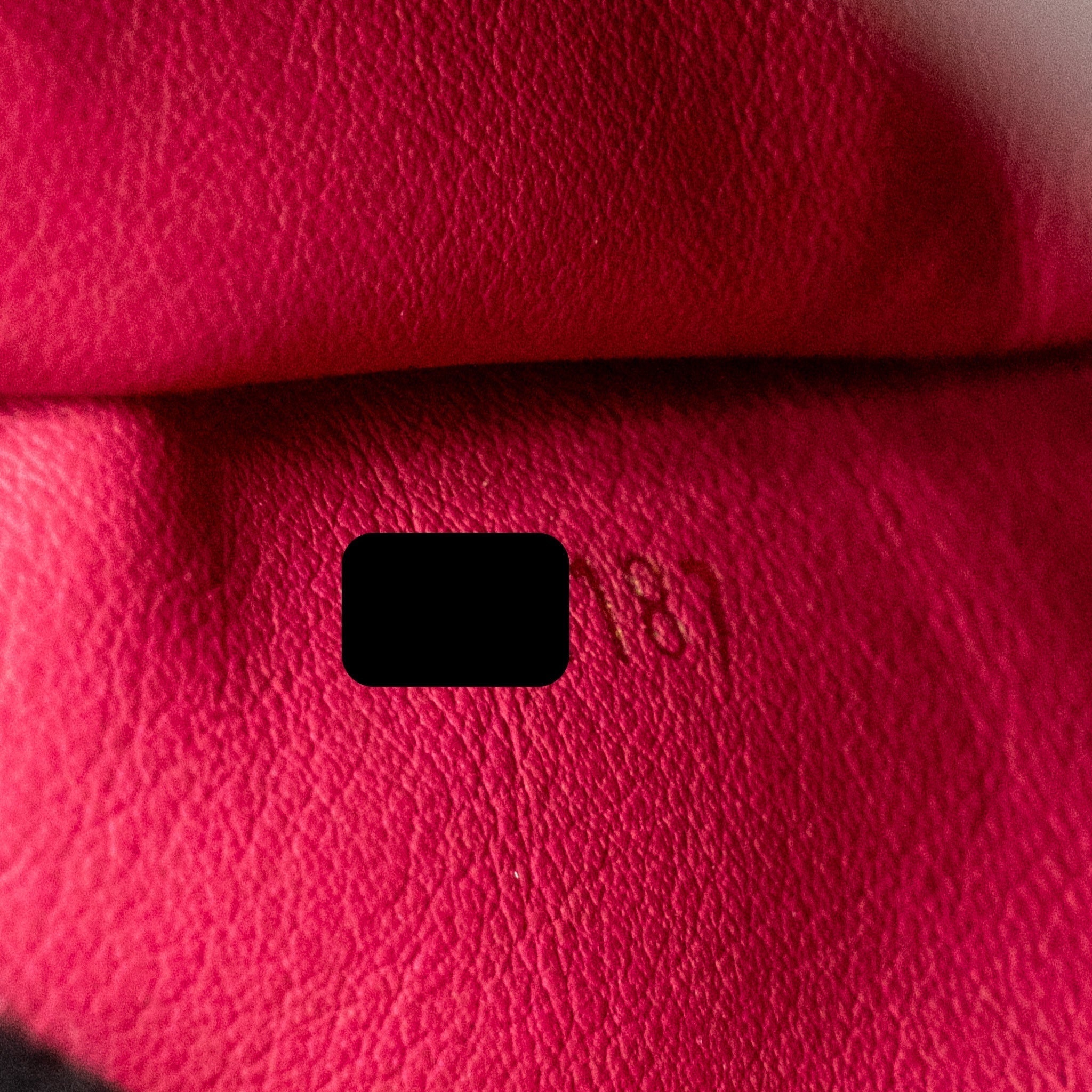 louis-vuitton-capucines-bb-calfskin-black-ghw-1