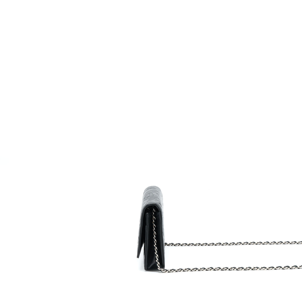 chanel-camellia-wallet-on-chain-lambskin-black-shw