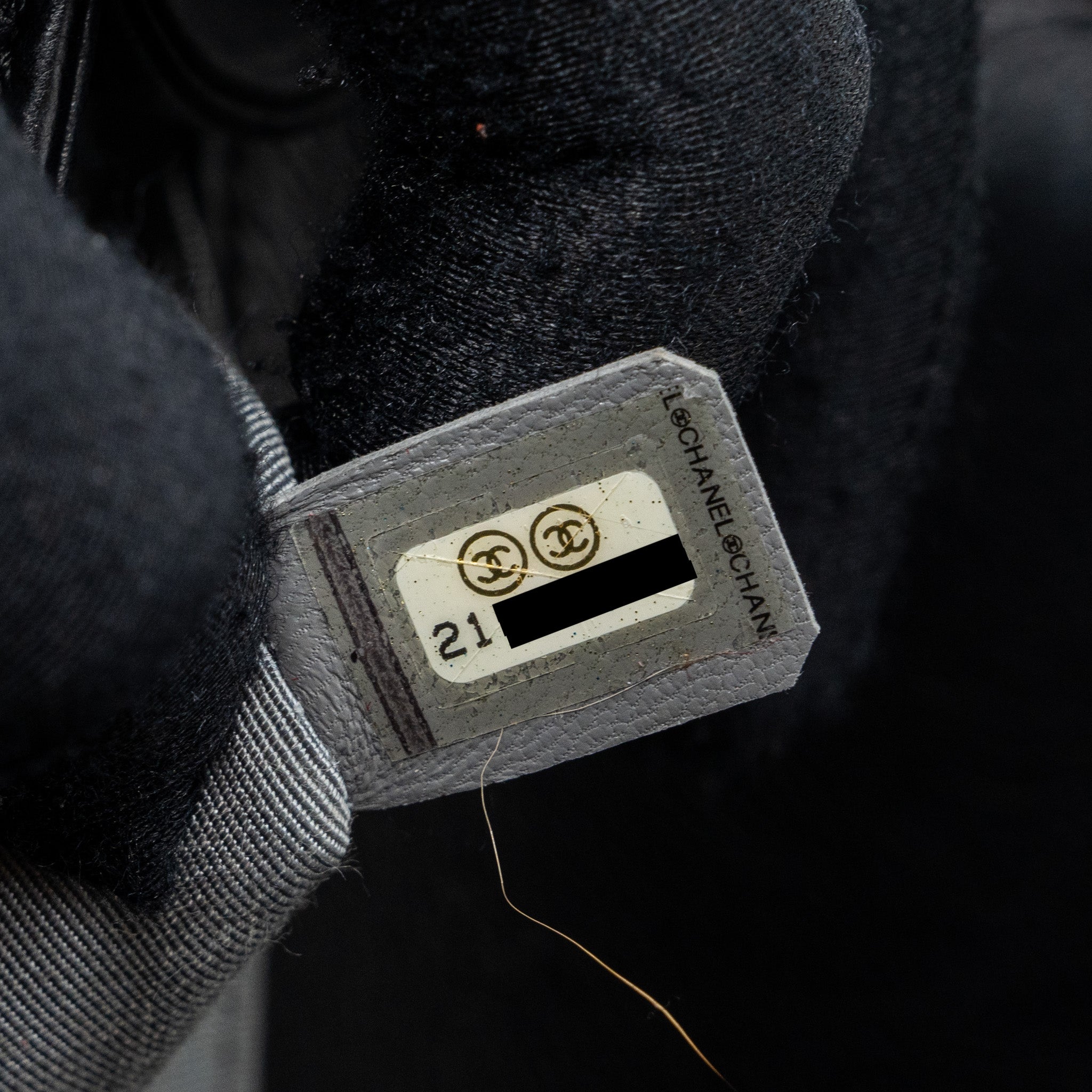 chanel-medium-boy-bag-calfskin-black-multicolor-hardware