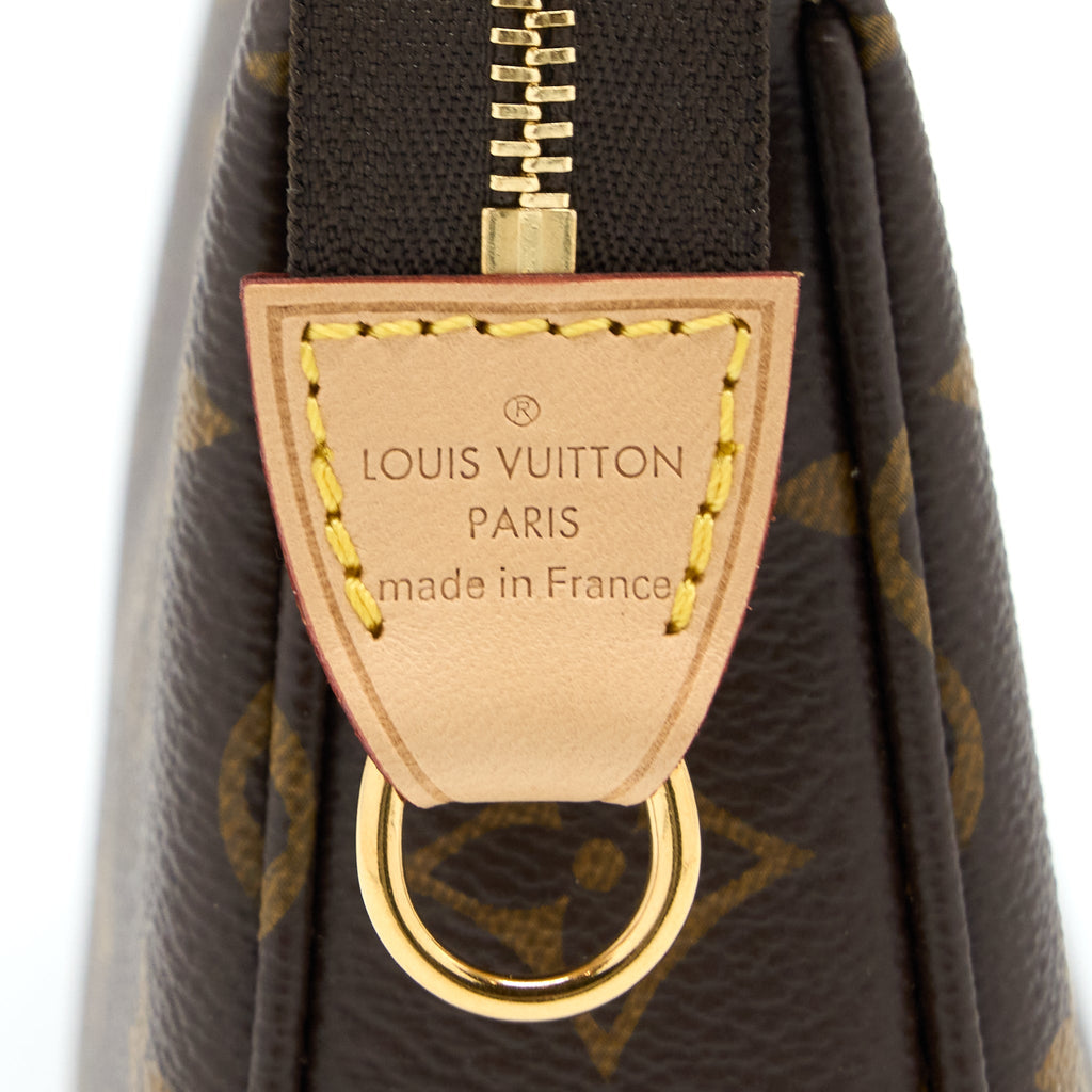 louis-vuitton-pochette-accessories-monogram-canvas-ghw-2