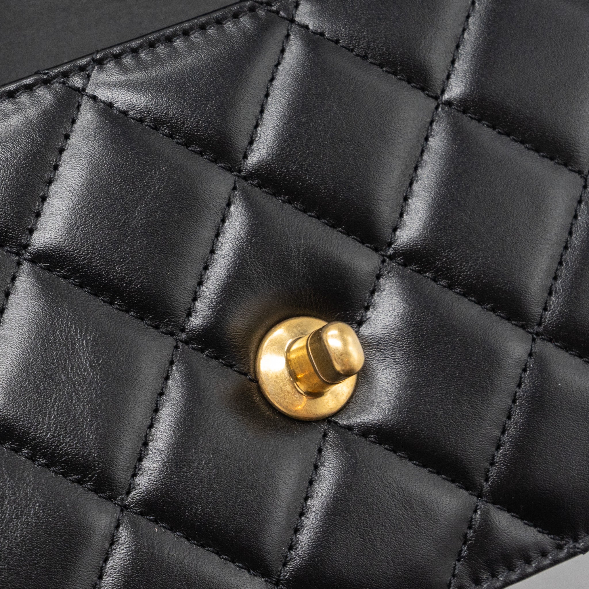 chanel-24c-gold-crush-mini-flap-bag-calfskin-black-ghw-microchip-1