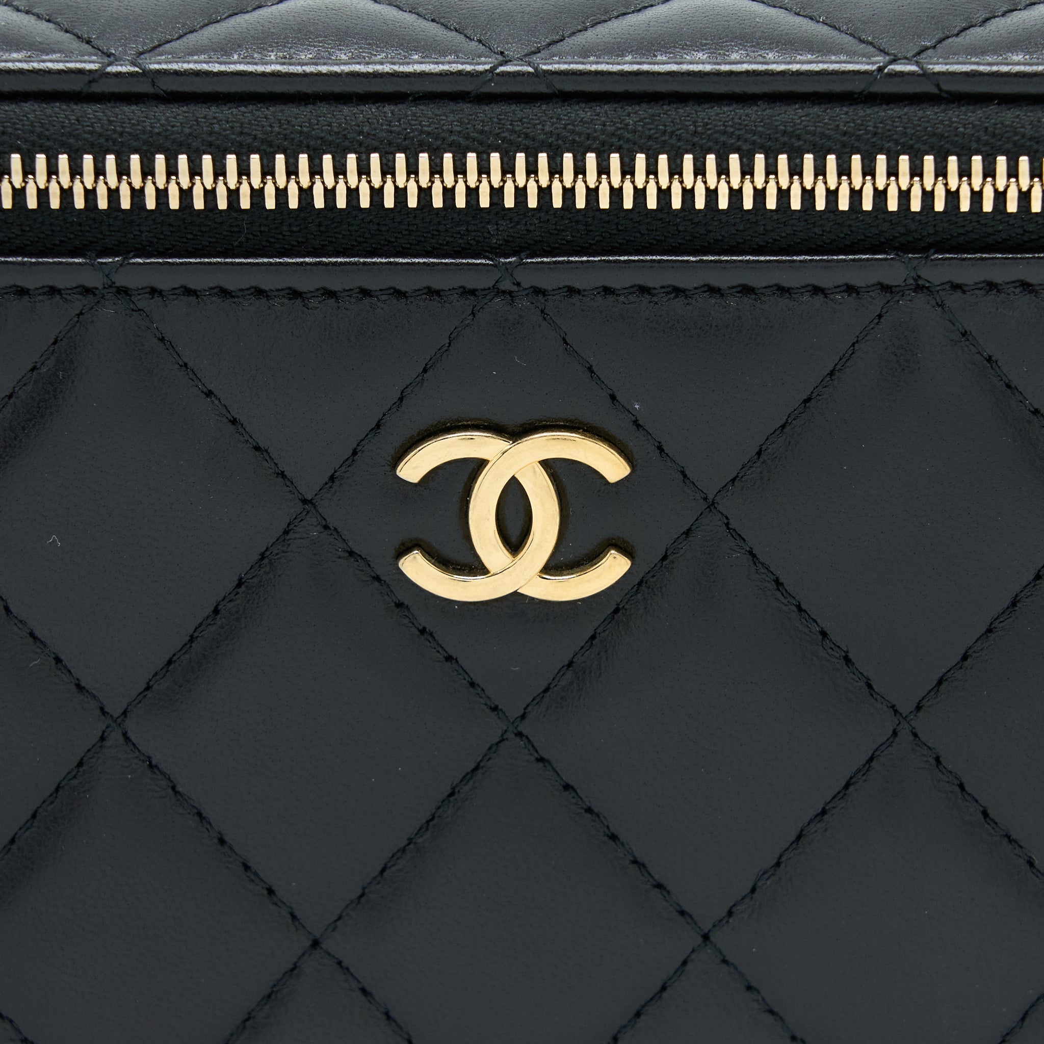 chanel-long-vanity-detailed-gem-chain-lambskin-black-ghw-microchip