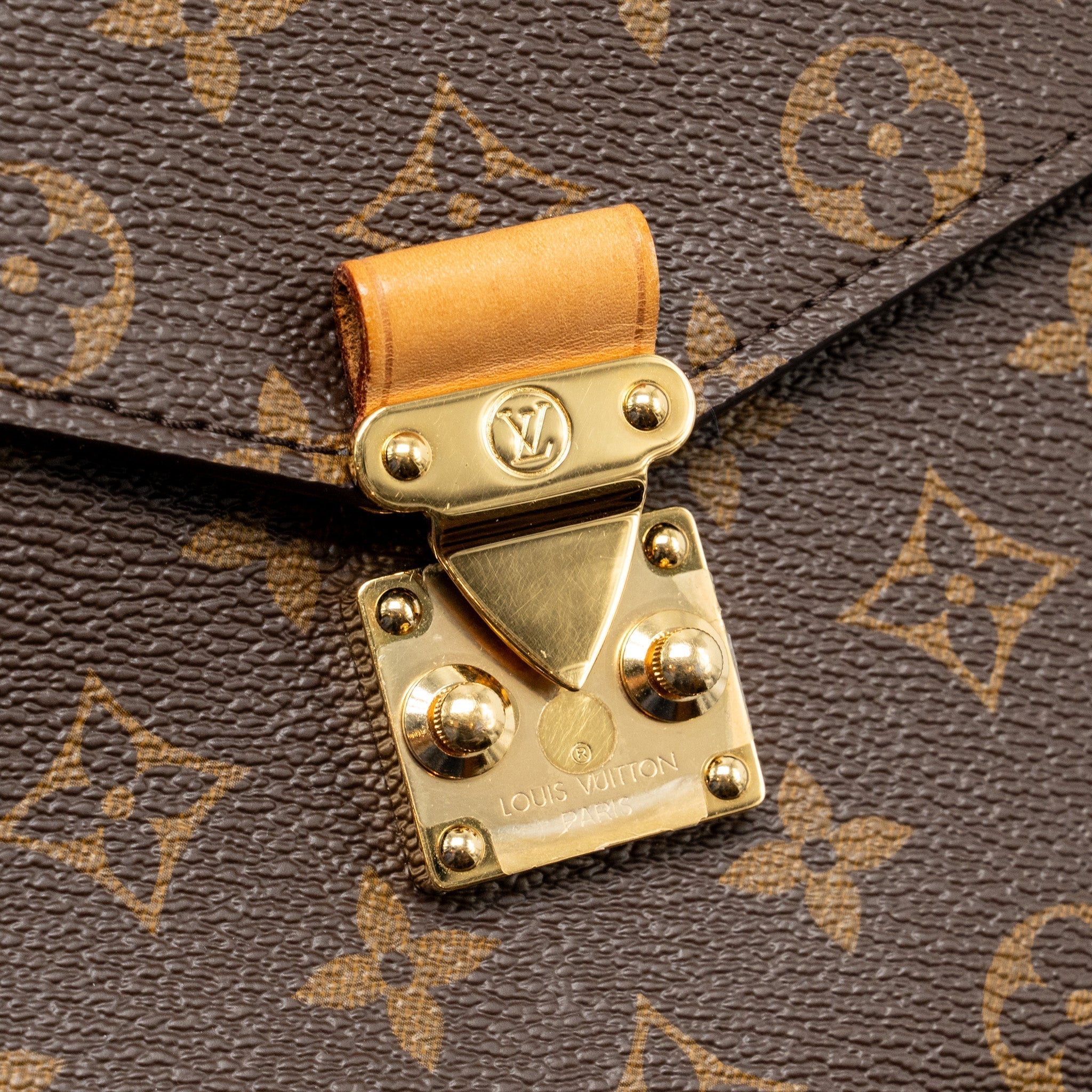 louis-vuitton-pochette-metis-monogram-canvas-ghw-32