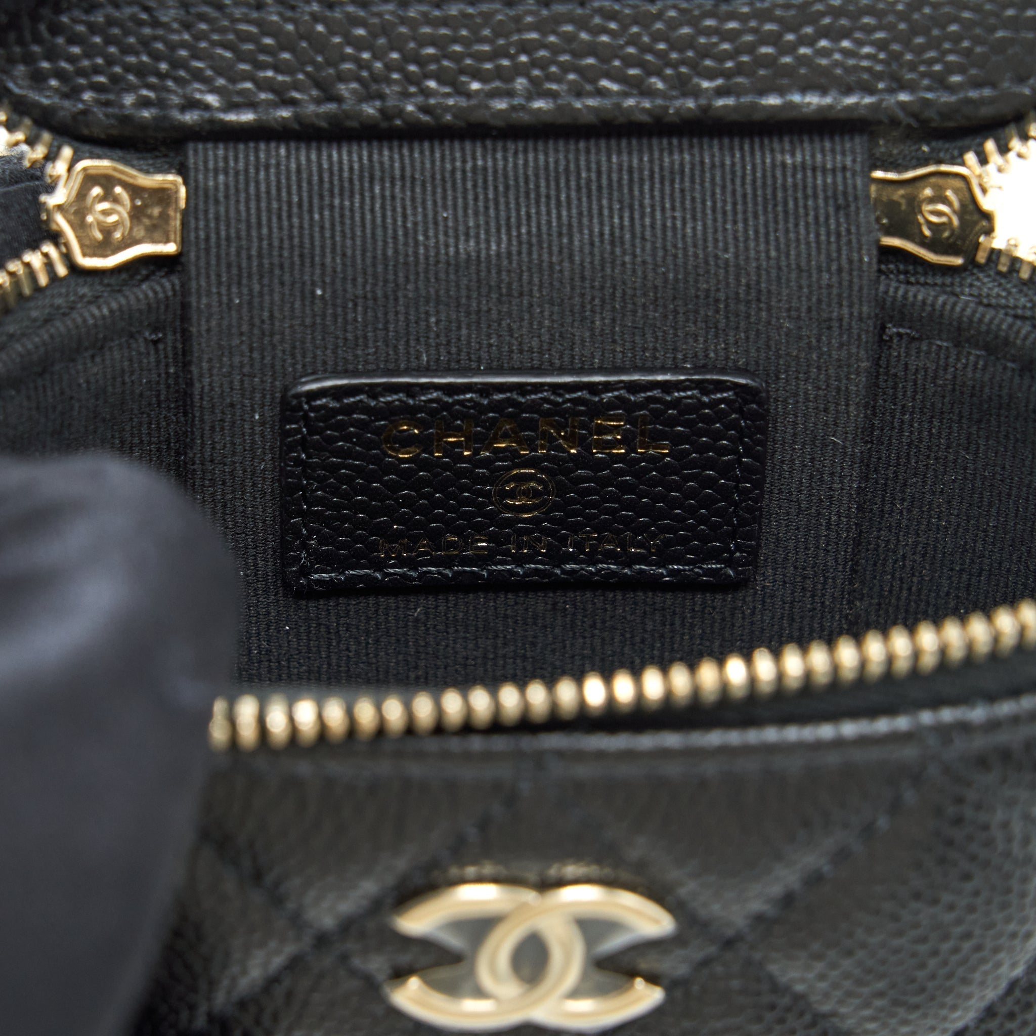 chanel-22p-vertical-mini-vanity-with-cc-logo-chain-caviar-black-lghw-1
