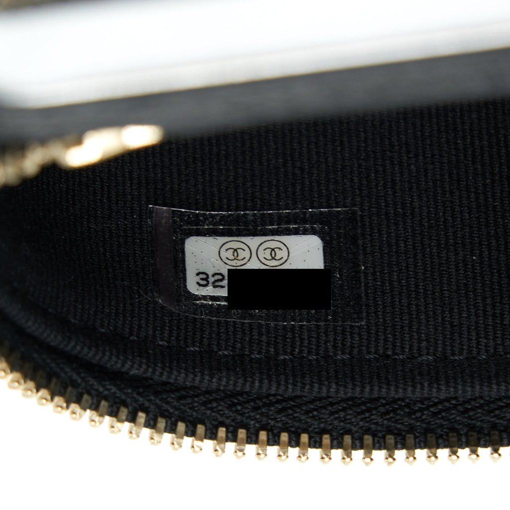 chanel-22p-vertical-mini-vanity-with-cc-logo-chain-caviar-black-lghw-1