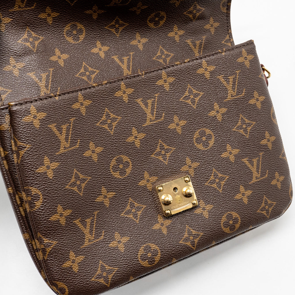 louis-vuitton-pochette-metis-monogram-canvas-ghw-32