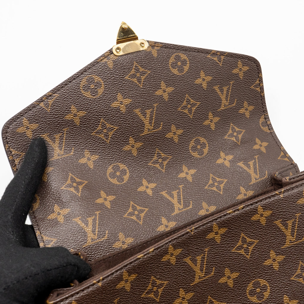 louis-vuitton-pochette-metis-monogram-canvas-ghw-32