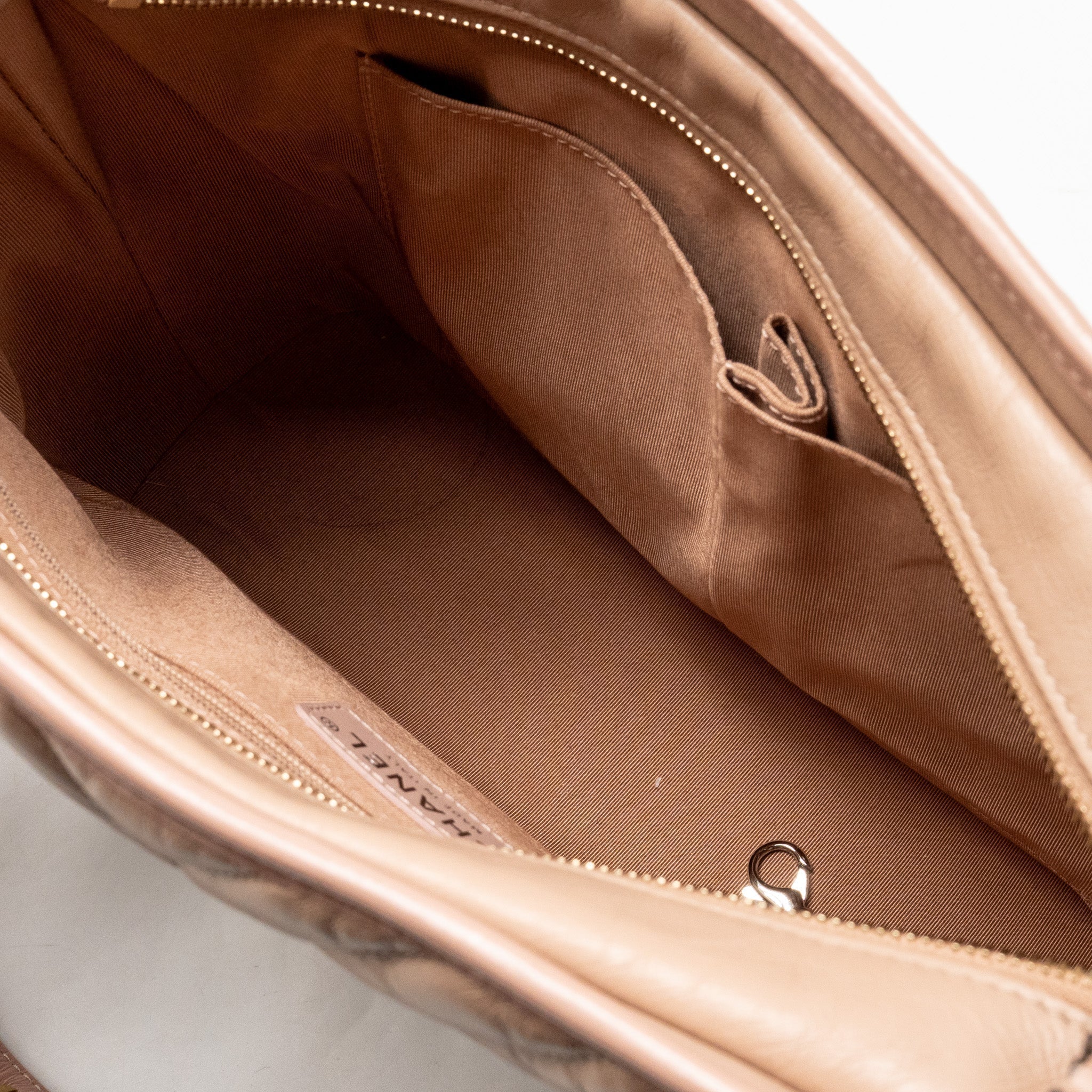 chanel-chevron-gabrielle-hobo-bag-calfskin-pink-beige-multicolour-hardware-copy