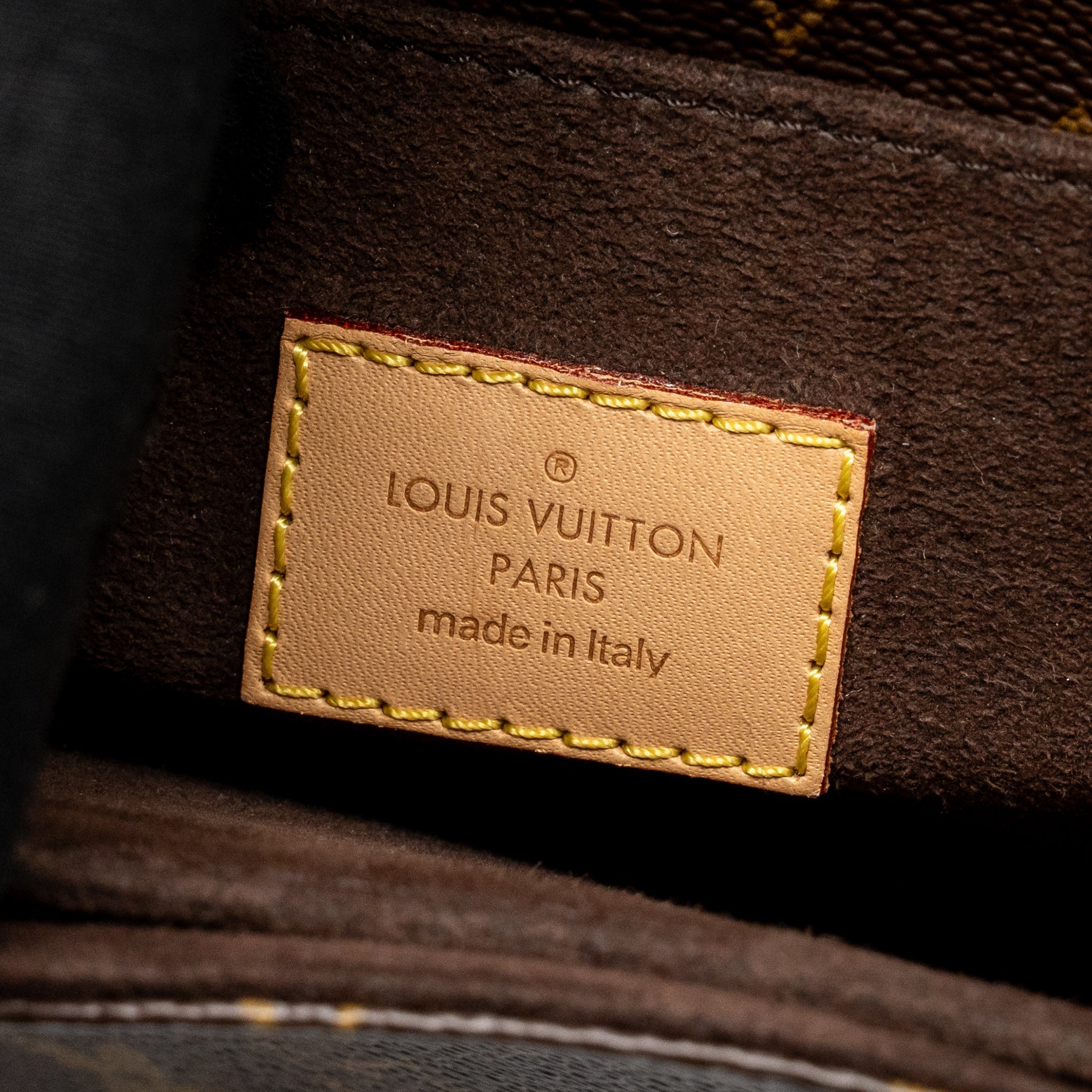 louis-vuitton-pochette-metis-monogram-canvas-ghw-32