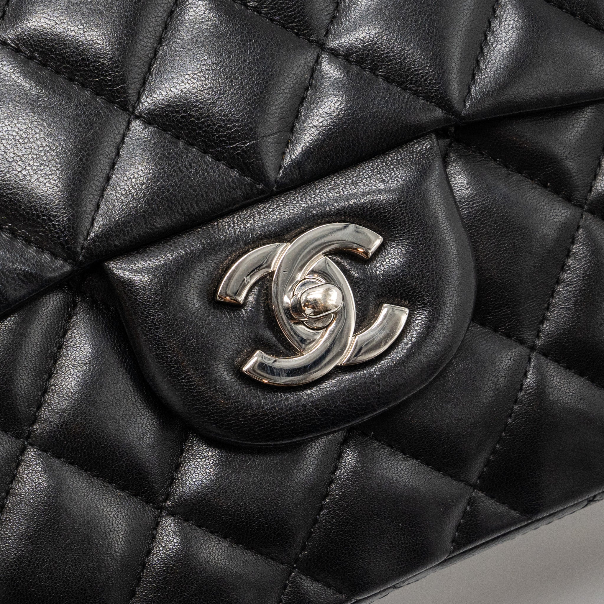 chanel-classic-jumbo-single-flap-bag-lambskin-black-shw