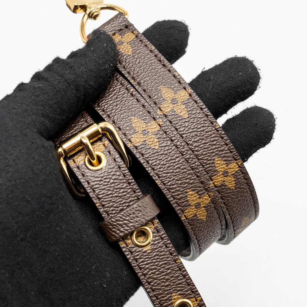 louis-vuitton-pochette-metis-monogram-canvas-ghw-32