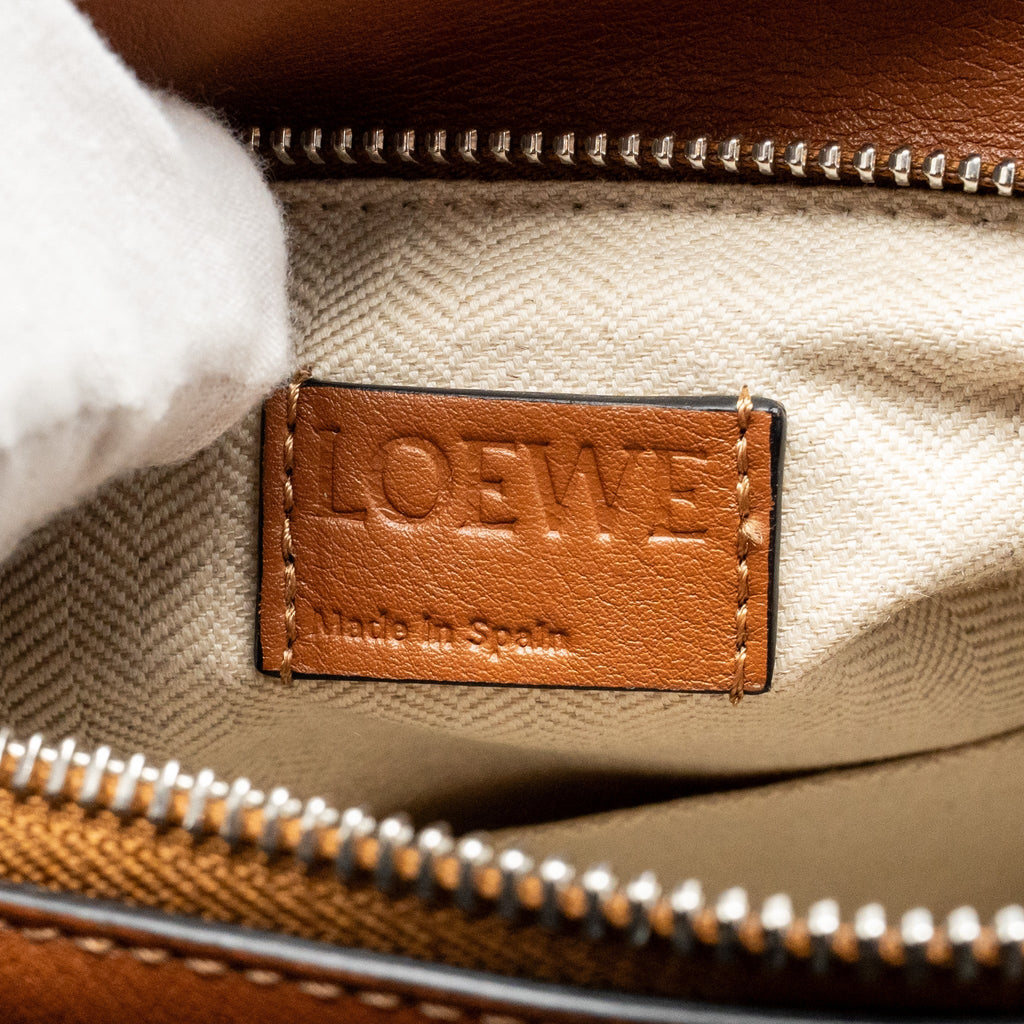 loewe-small-puzzle-bag-calfskin-tan-shw-4