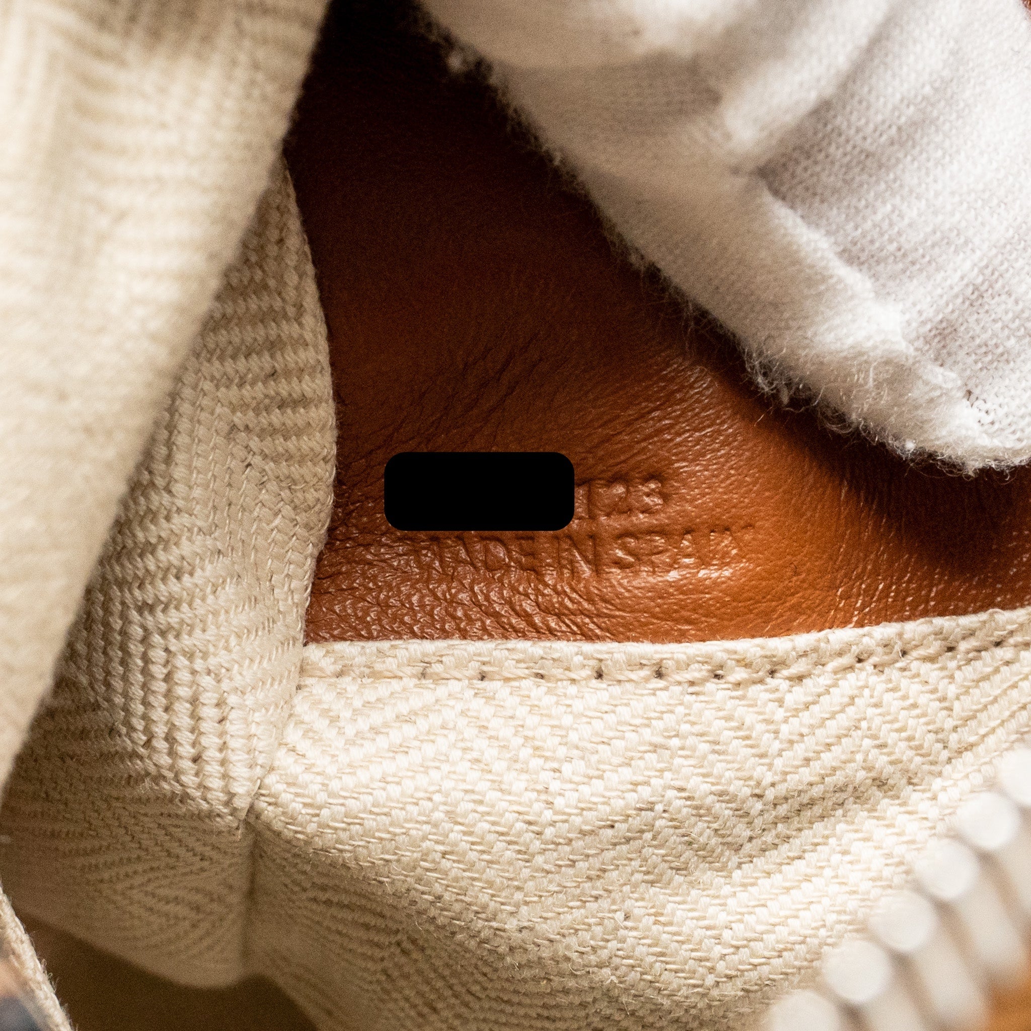 loewe-small-puzzle-bag-calfskin-tan-shw-4