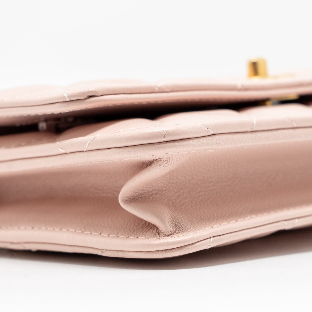 chanel-pearl-crush-wallet-on-chain-lambskin-light-pink-ghw-microchip-1