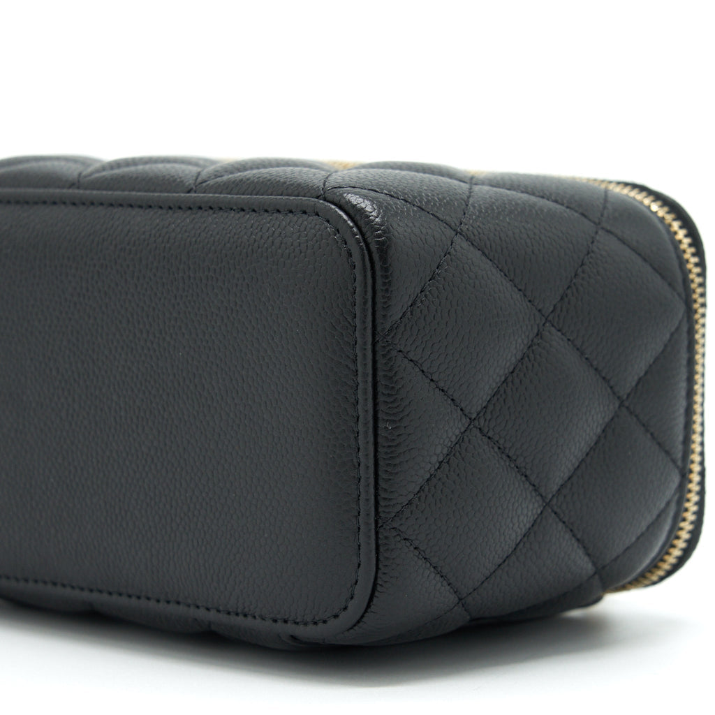 chanel-22p-long-vanity-with-cc-logo-chain-caviar-black-lghw-1