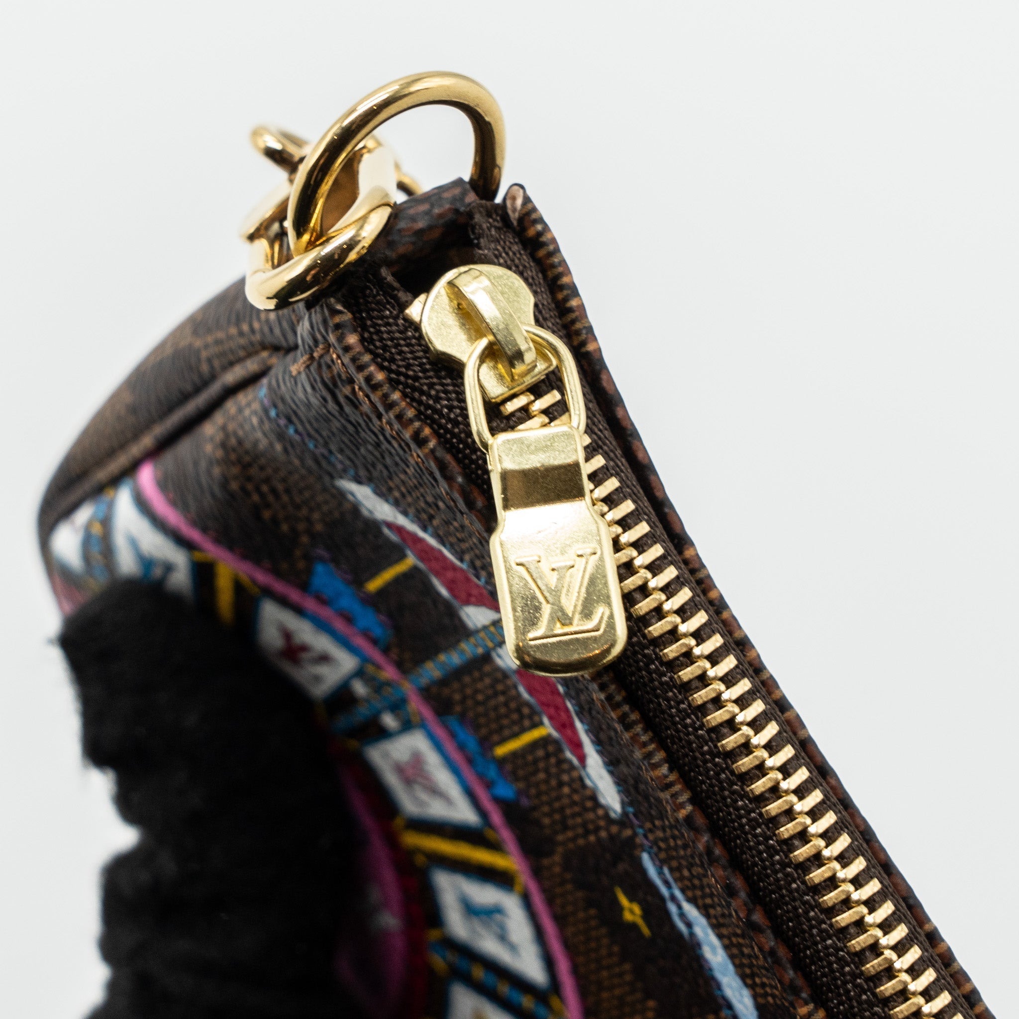 louis-vuitton-mini-pochette-accessories-christmas-limited-edition-multicolor-ghw