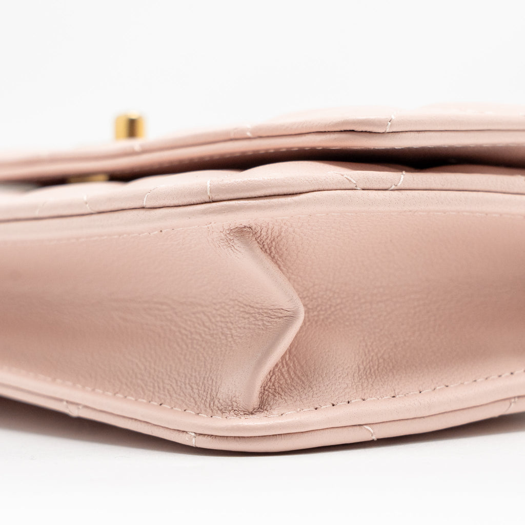 chanel-pearl-crush-wallet-on-chain-lambskin-light-pink-ghw-microchip-1